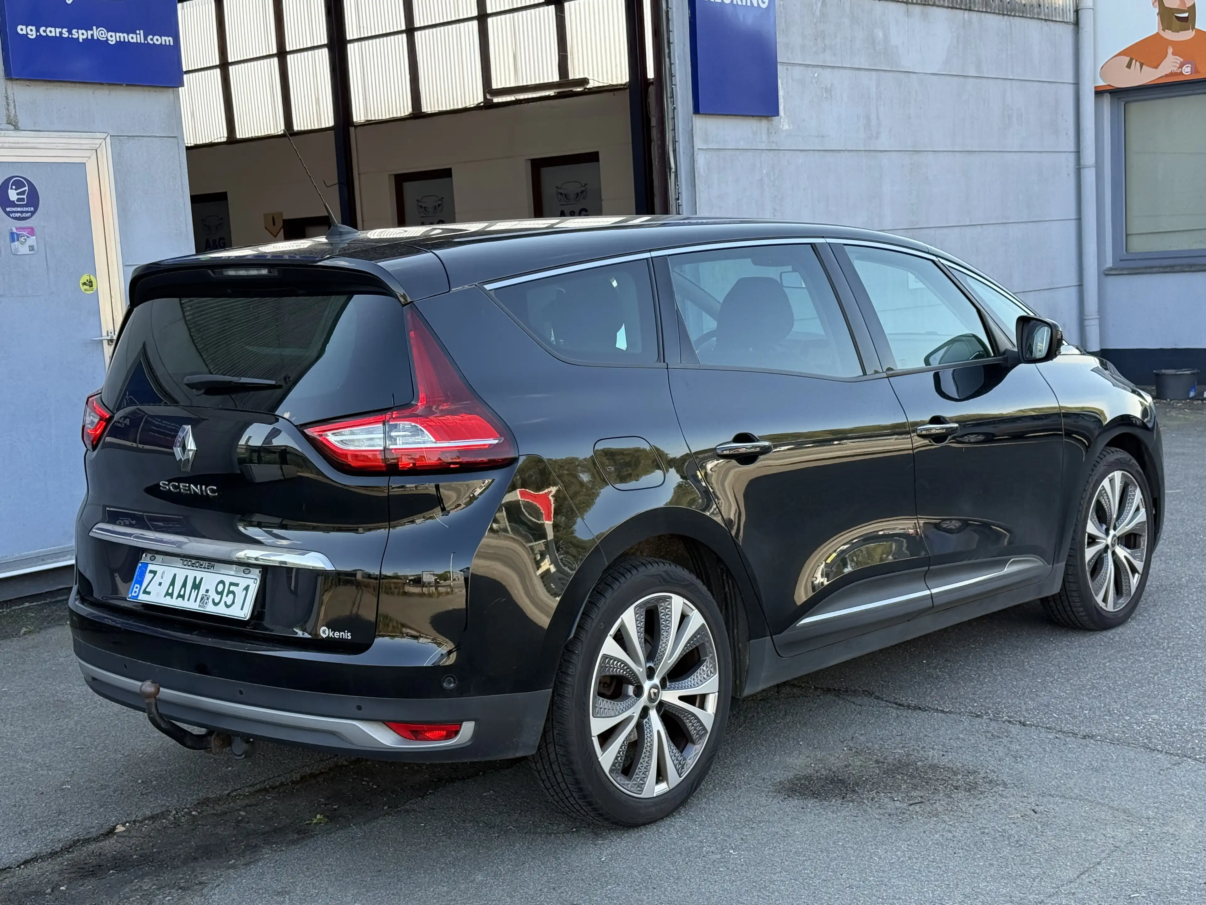 Renault Grand Scenic Grand Scénic 1.7 Blue dCi Black Edition EDC (EU6.2) — photo 5