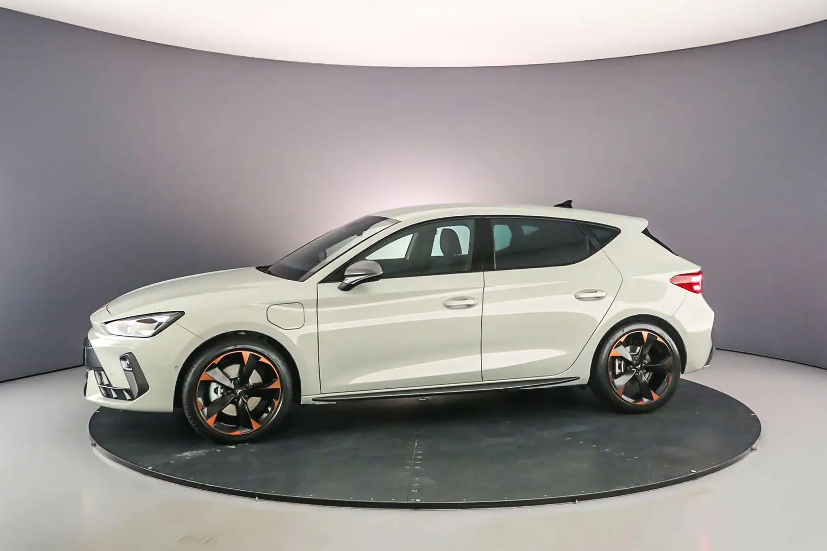 CUPRA Leon Business 1.5 TSI eHybrid 204pk DSG Automaat Adapti Grijs - 2