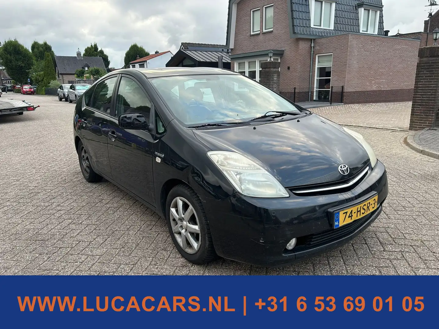 Toyota Prius 1.5 VVT-i Business Edition Zwart - 2