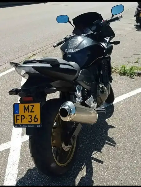 Kawasaki Z 750 - foto 2