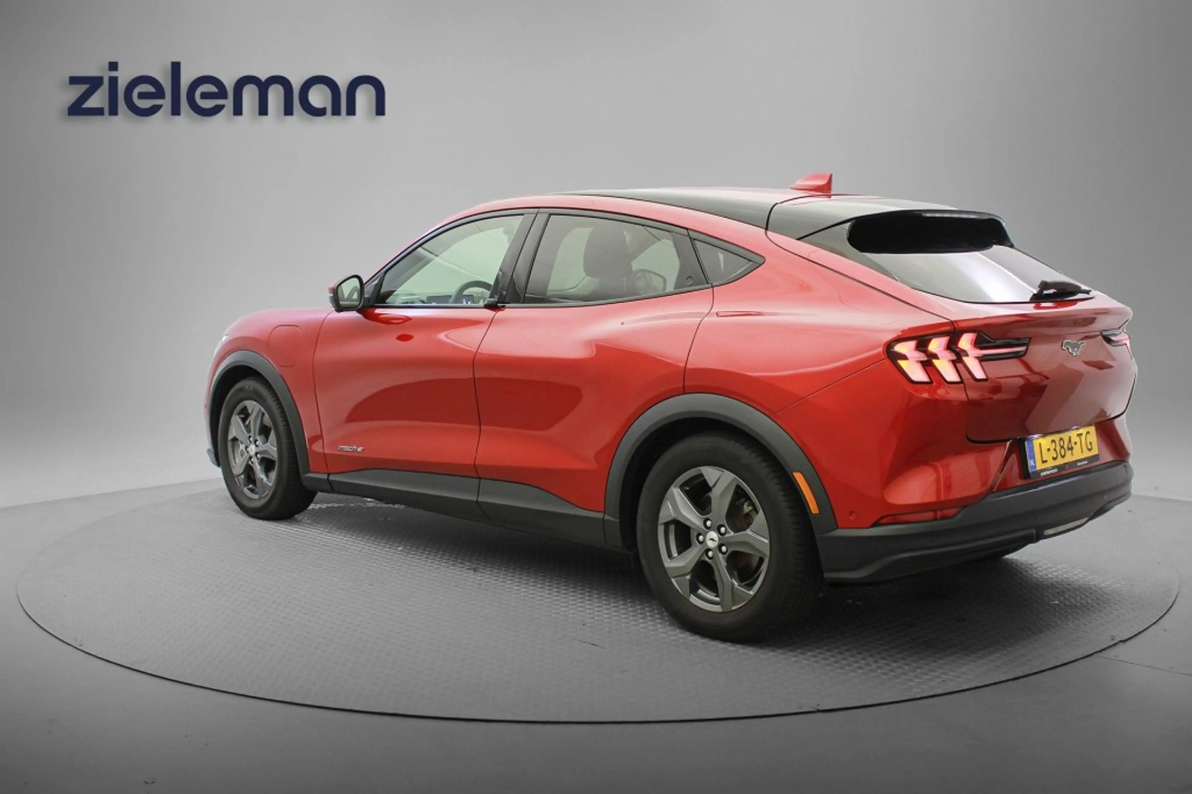 Ford Mustang Mach-E RWD 75 kWh - Carplay, Camera, Leer, Stoel/Stuur Ve — photo 4