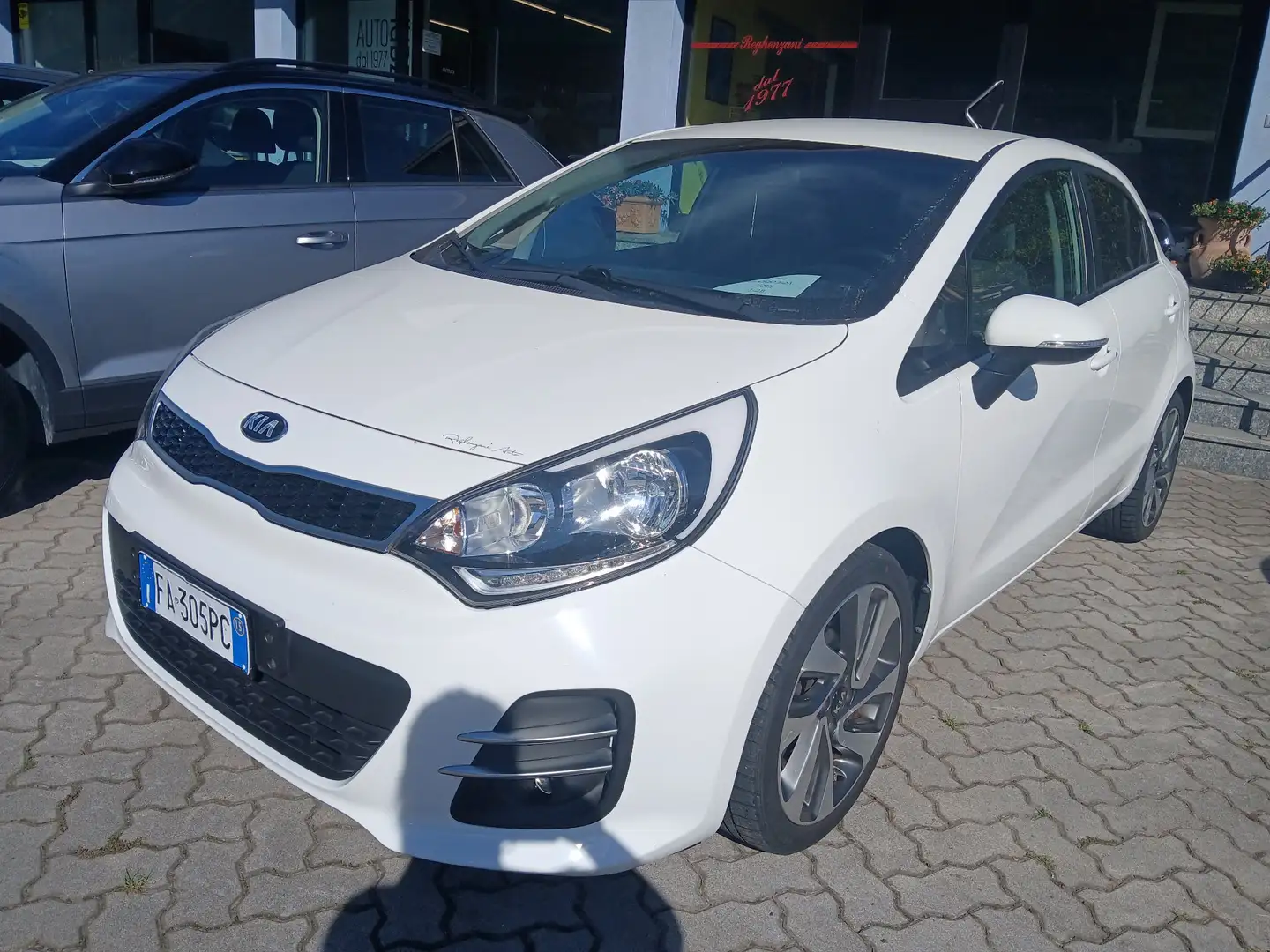 Kia Rio Rio III 2011 5p 1.2 cvvt Cool E6 Blanc - 2