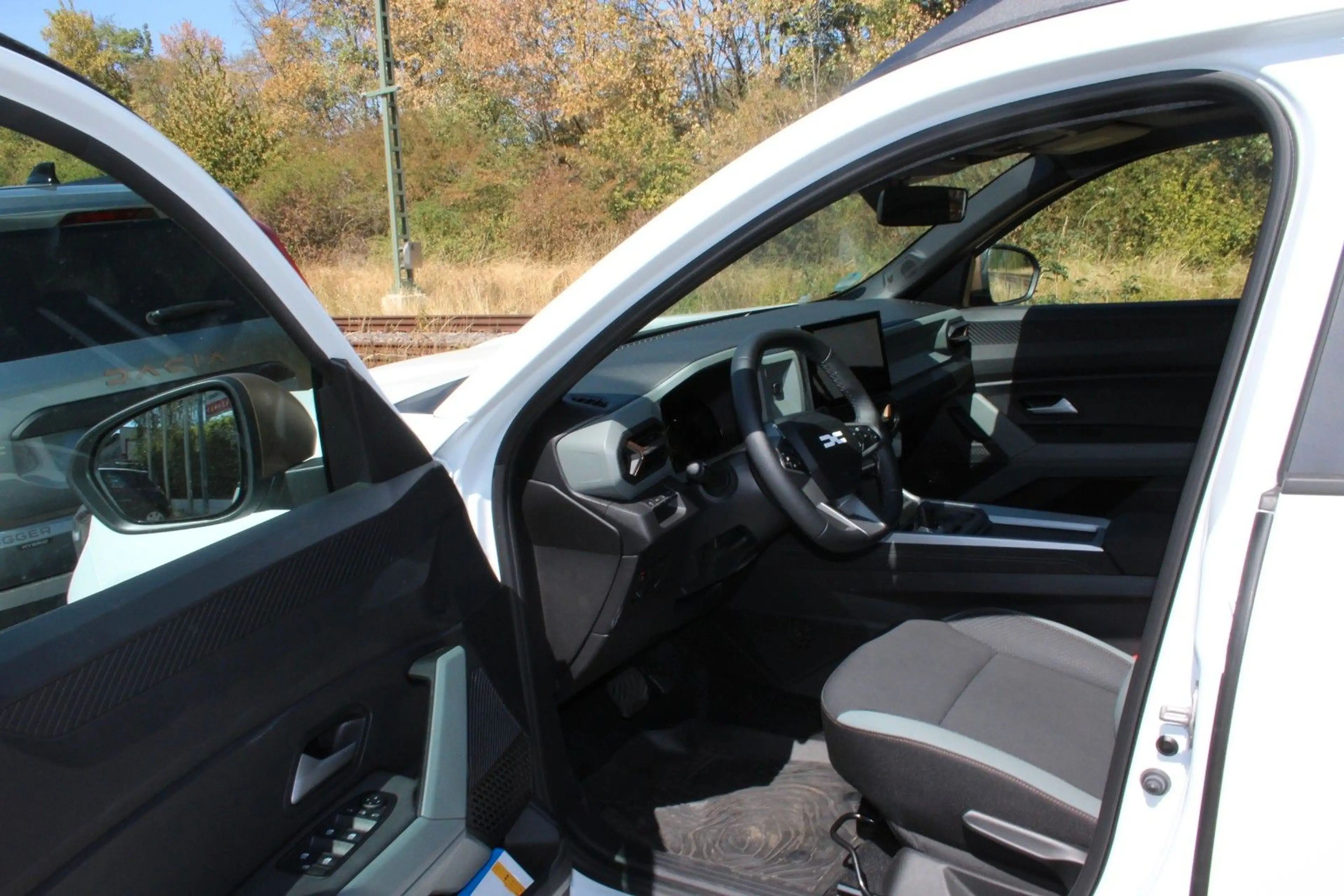 Dacia Bigster Hybrid 155 Extreme — photo 4