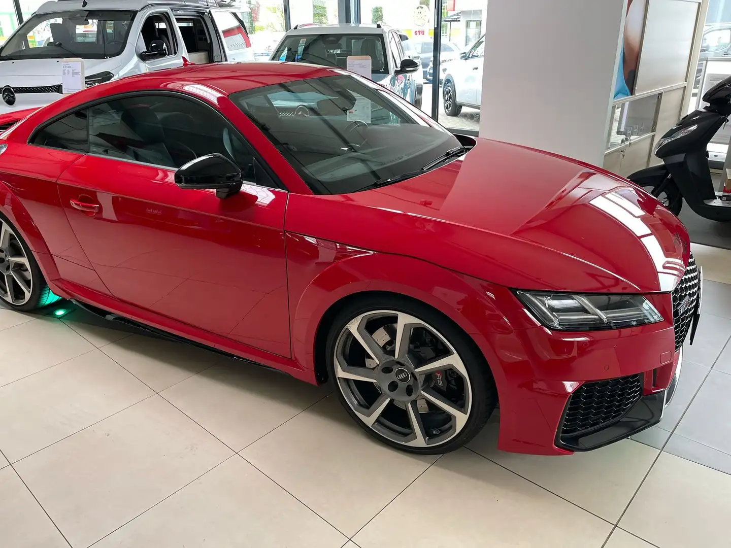 Audi TT RS Coupe quattro S tronic (neues Modell) Червоний - 2