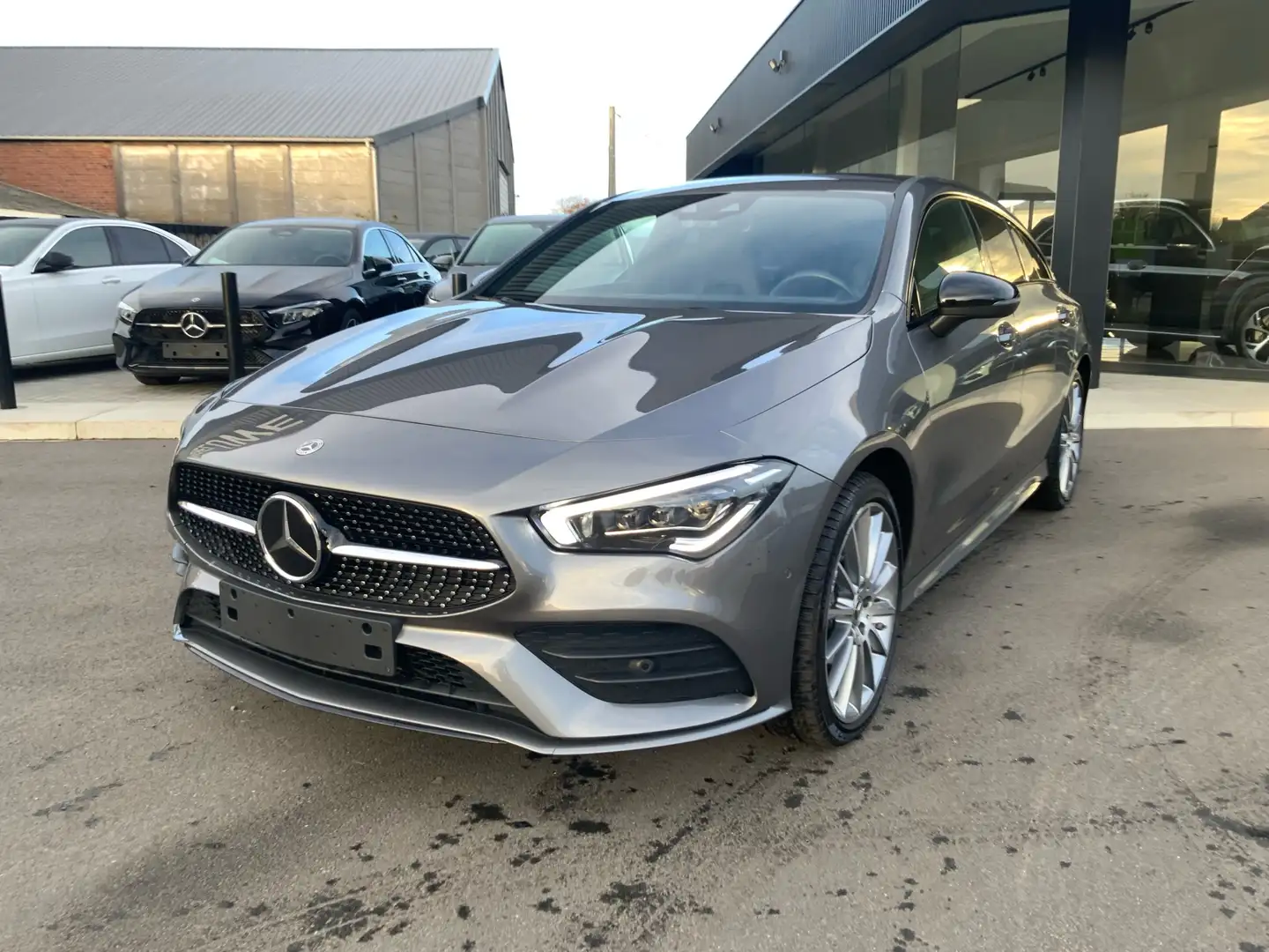 Mercedes-Benz CLA 250 e Shooting Brake AMG-line/DISTRONIC/Nightpakket Grijs - 2