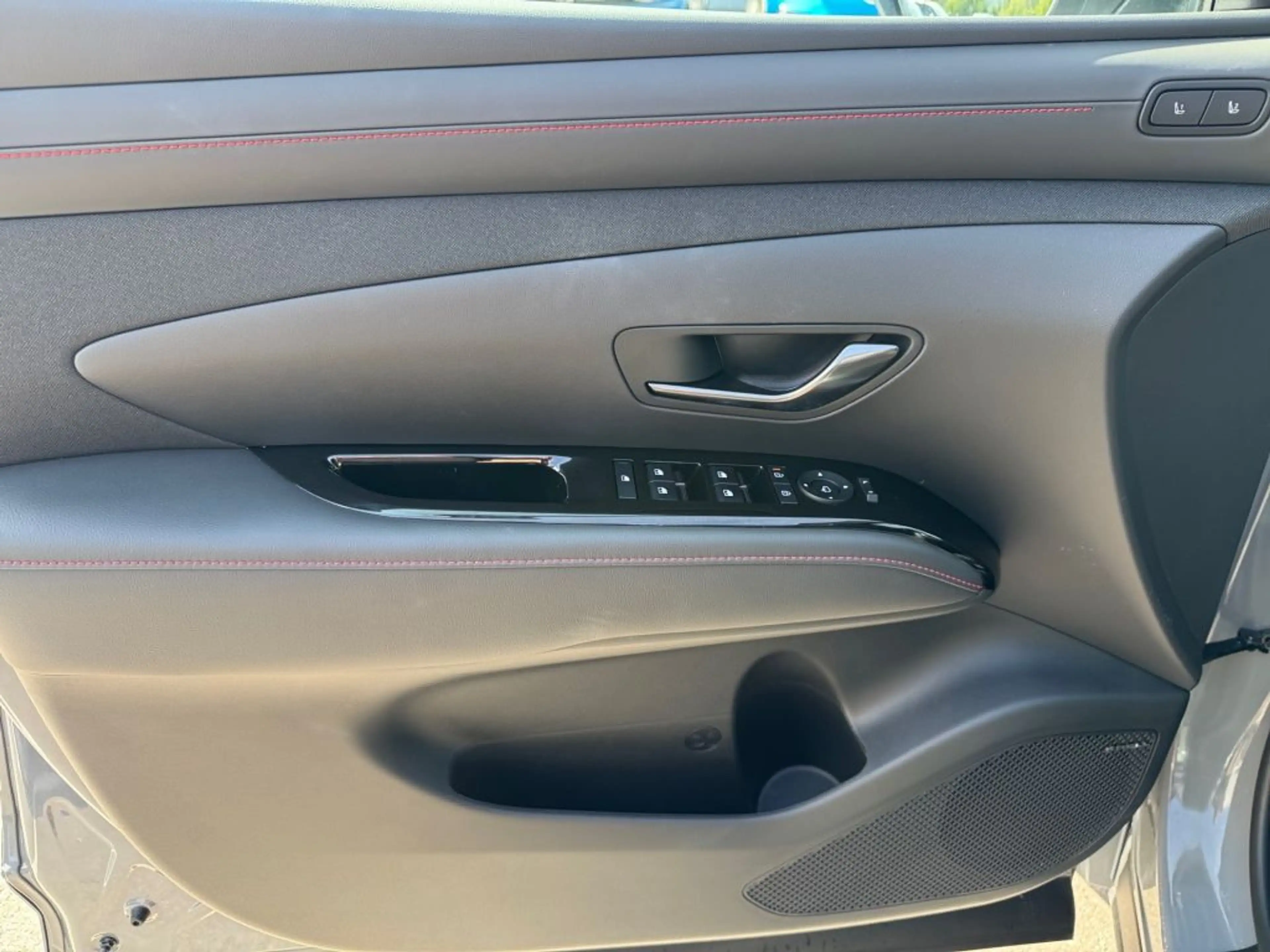 Hyundai TUCSON 1.6 T-GDi HEV 4WD N Line — photo 8