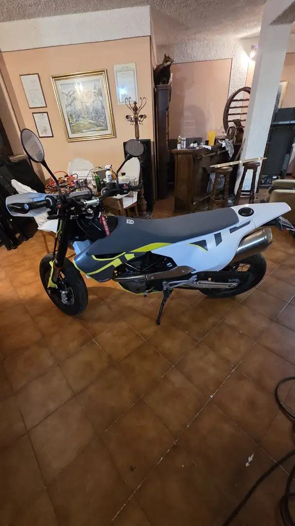 Husqvarna 701 Supermoto Alb - 2