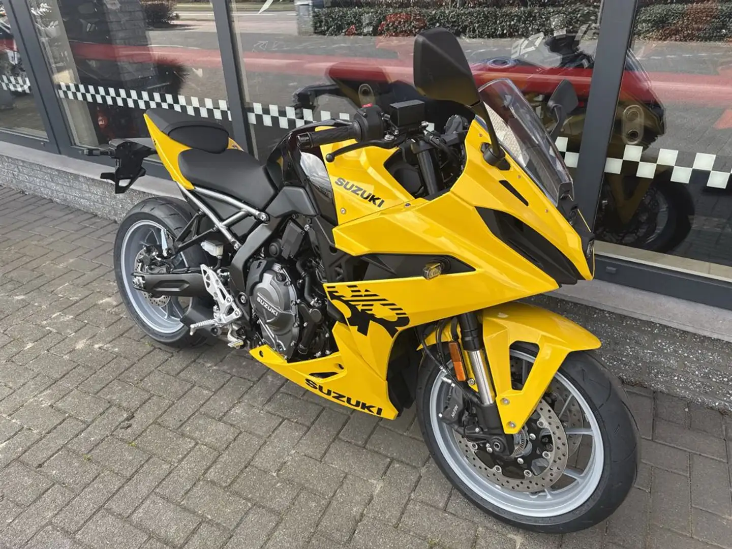 Suzuki GSX 8R - 2