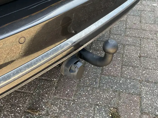 Volkswagen Passat view 5