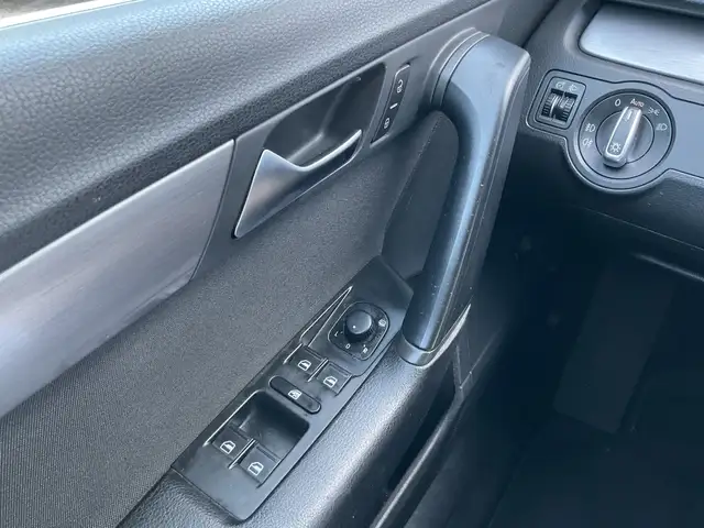 Volkswagen Passat view 8