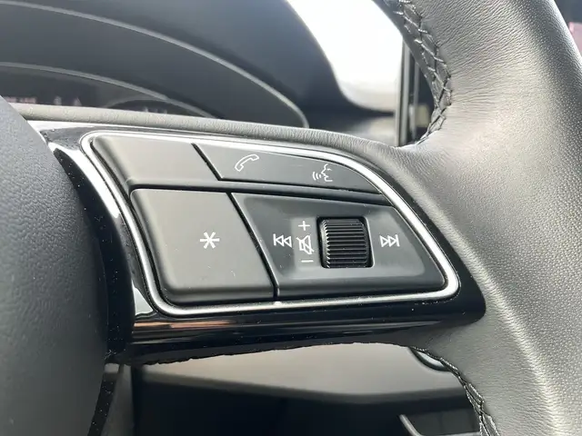 Audi A4 view 14
