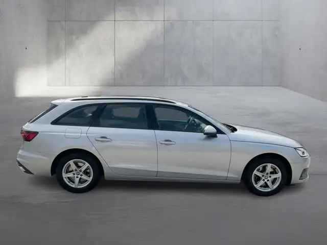 Audi A4 view 7