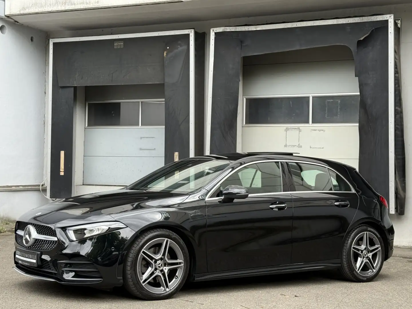 Mercedes-Benz A 220 d AMG LED MBUX Pano Rü-Kamera Keyless-Go Noir - 2