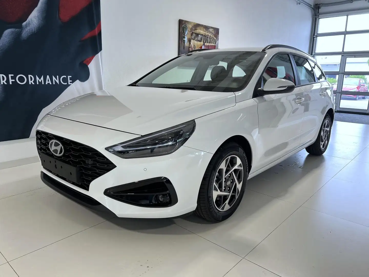 Hyundai i30 Go 1.0 T-GDi 73 kW (100 PS) Klimaanlage, Sitzhe... Weiß - 1