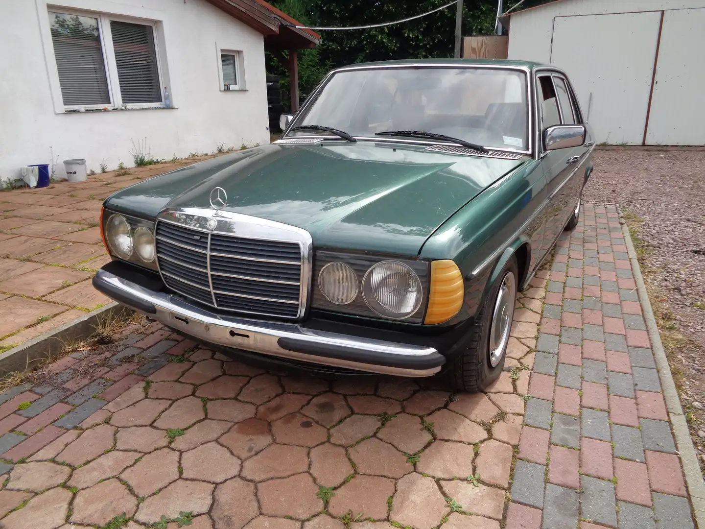 Mercedes-Benz 230 E  H KENNZEIHNEN OLDTIMER Groen - 1