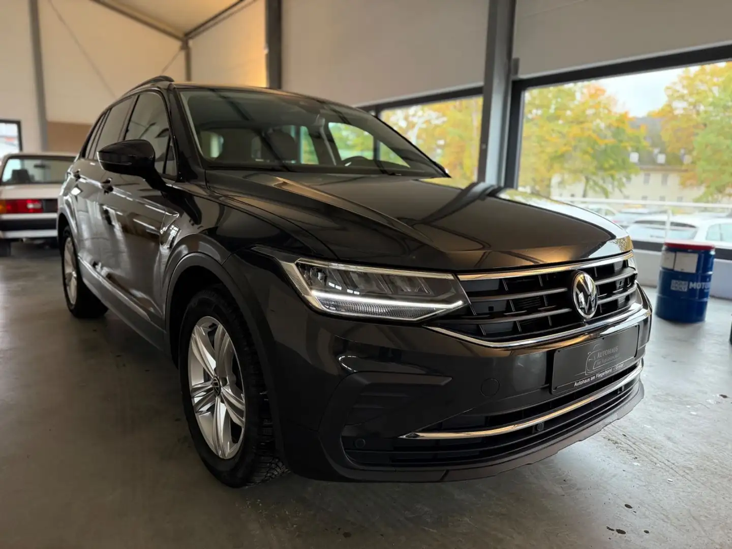 Volkswagen Tiguan 2.0 TDI Life LED/ACC/PDC/Stand-HZ/SHZ Gris - 2