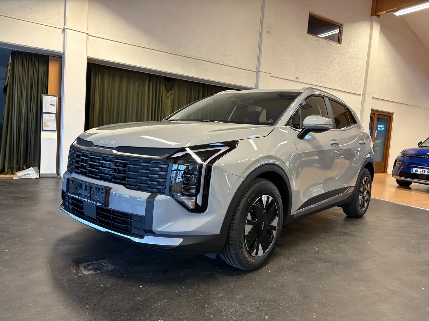 Kia Sportage Vision Grau - 1