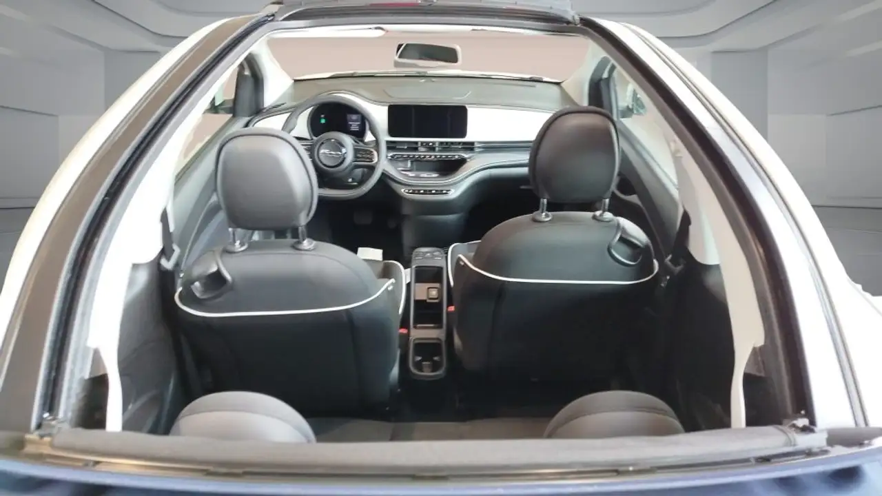Fiat 500e Cabrio 42 kWh 18