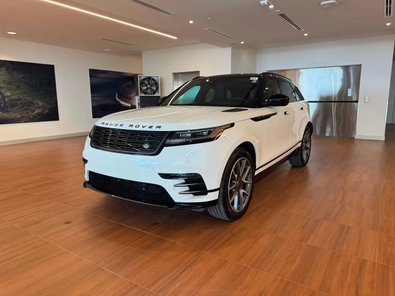 2025 Land Rover Range Rover Velar