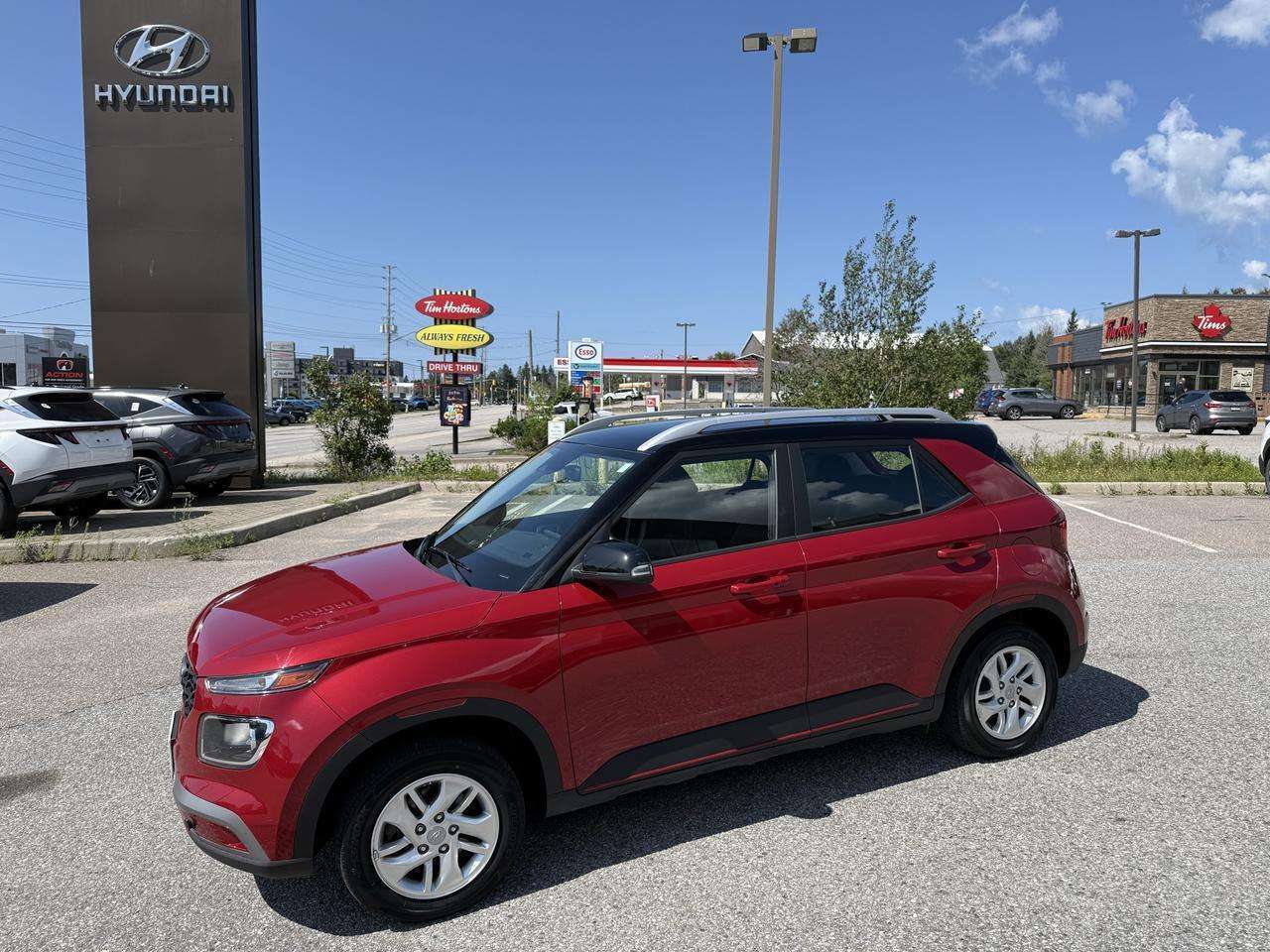 2023 Hyundai Venue Preferred IVT w/Two-Tone