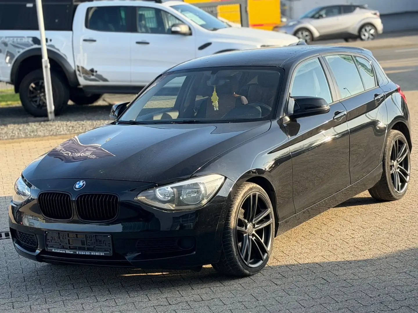 BMW 114 i Limousine 5-trg. Klima,Euro5 Schwarz - 1