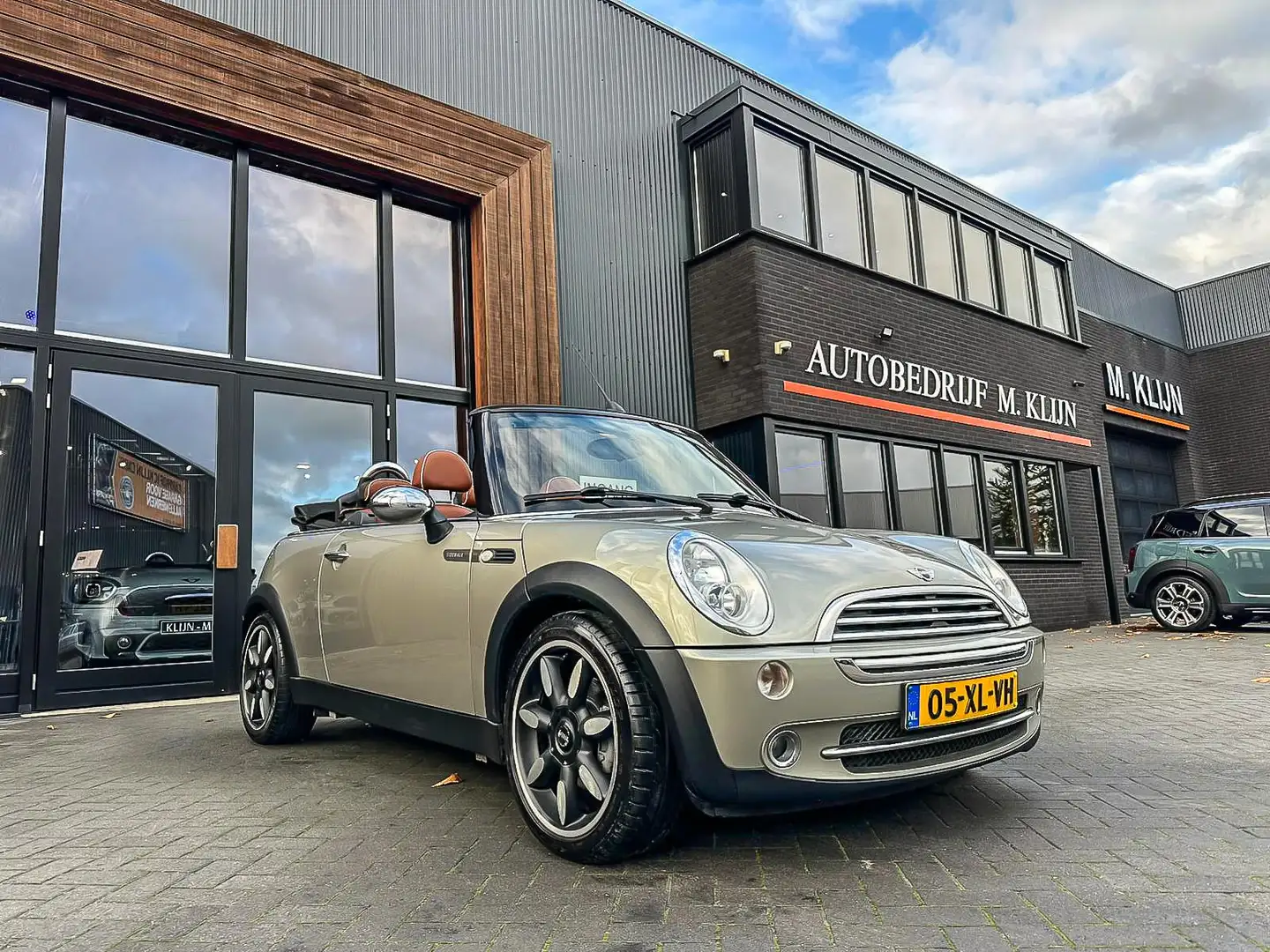 MINI Cooper Cabrio Mini 1.6 Sidewalk 115pk Ned auto/Airco/Bruin leer/ Gris - 1
