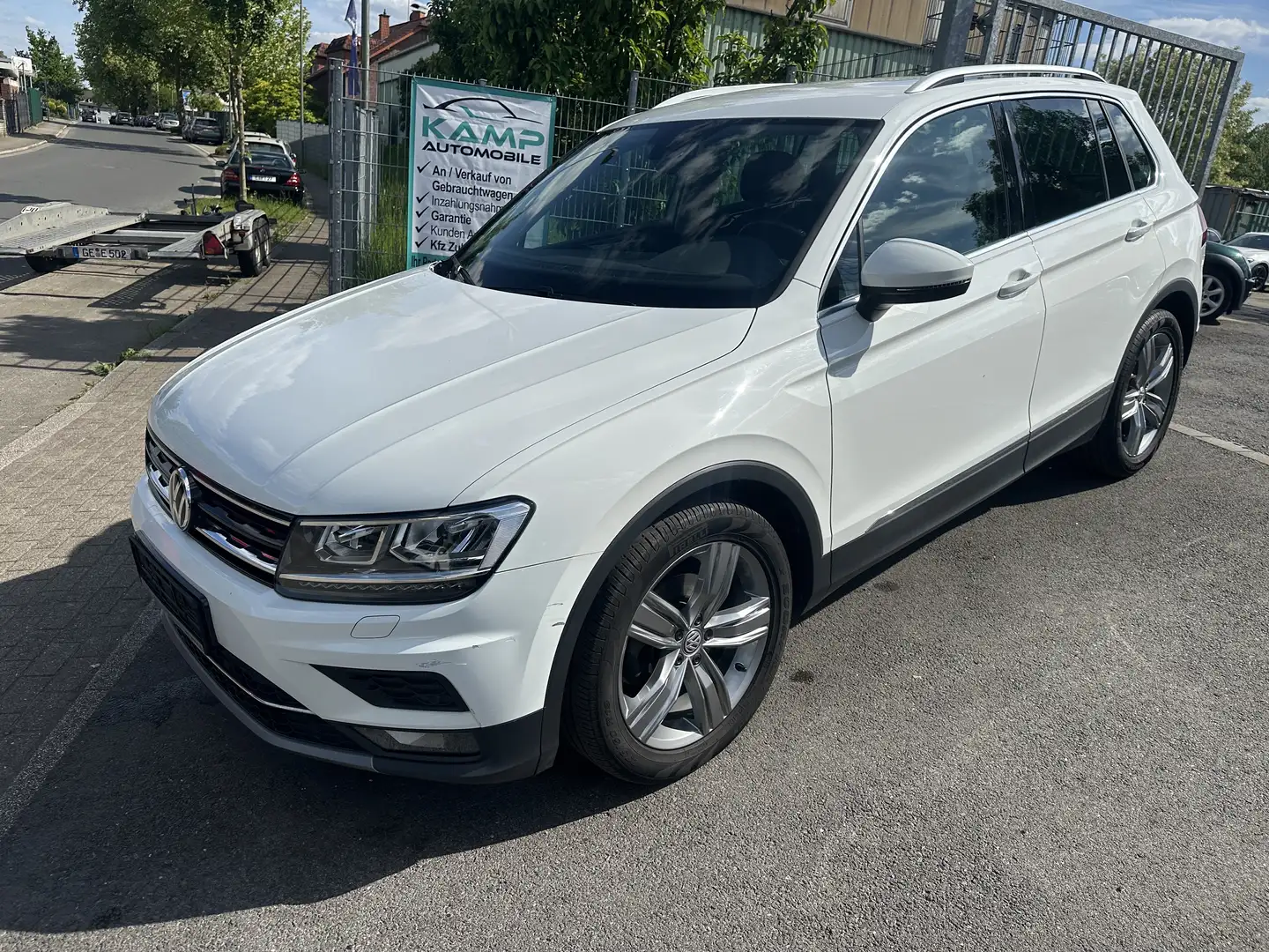 Volkswagen Tiguan Highline AHK/LED/Navi Wit - 1