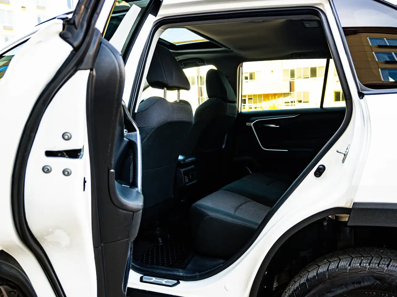 Toyota RAV 4 снимка Toyota RAV 4