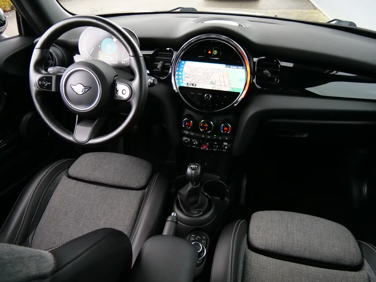 MINI Cooper Mini 1.5 136pk Classic 17 inch / Carplay / Navi / Gris - 2