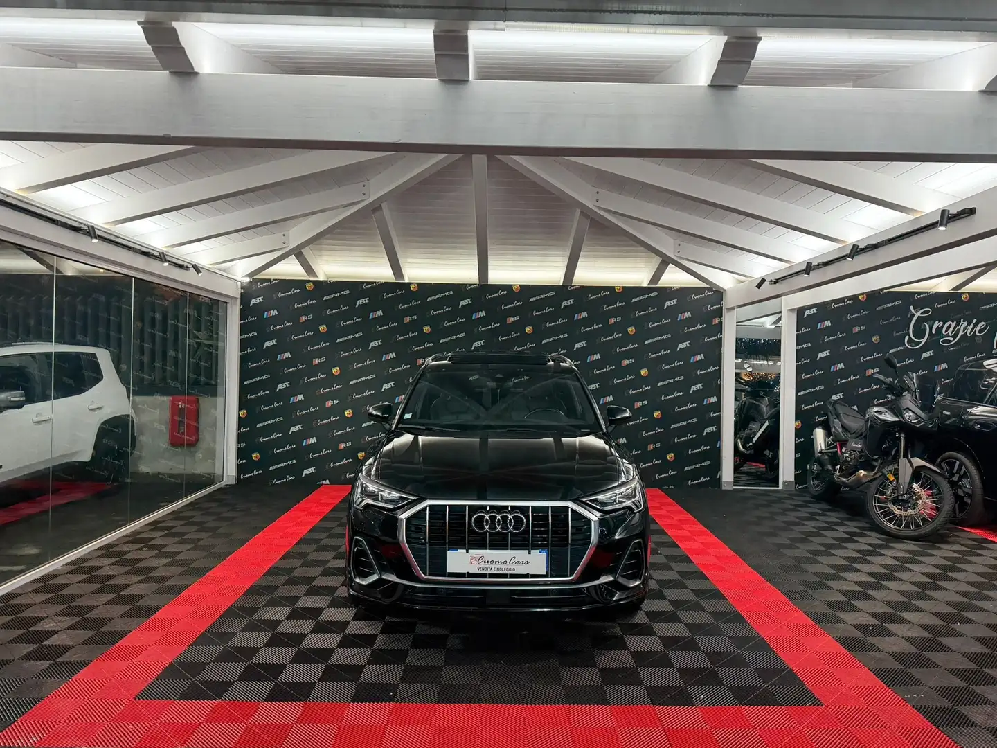 Audi Q3 35 TDI S tronic line edition Schwarz - 2