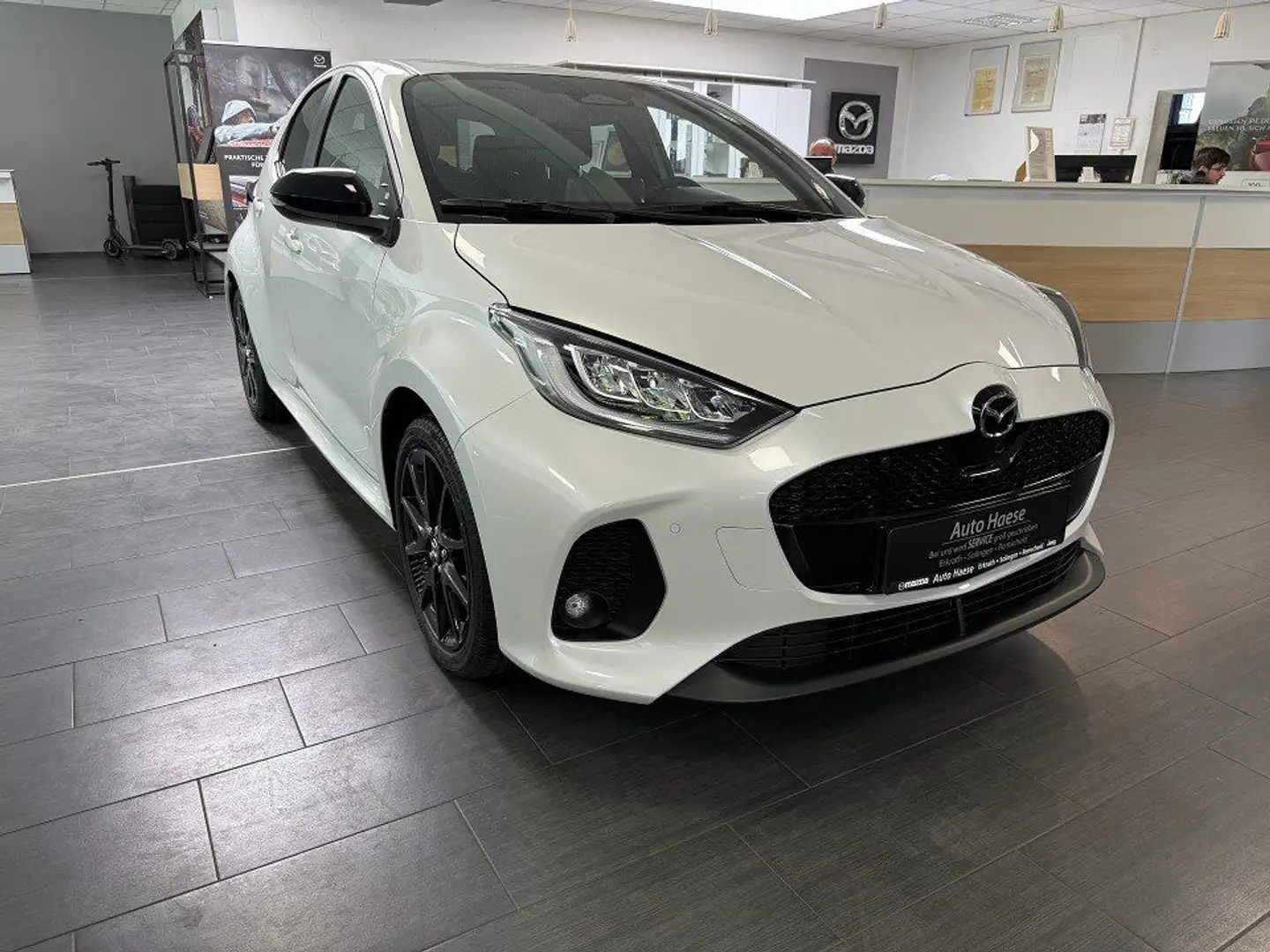 Mazda 2 Hybrid 1.5 116PS Homura LED Navi RFK Alb - 1