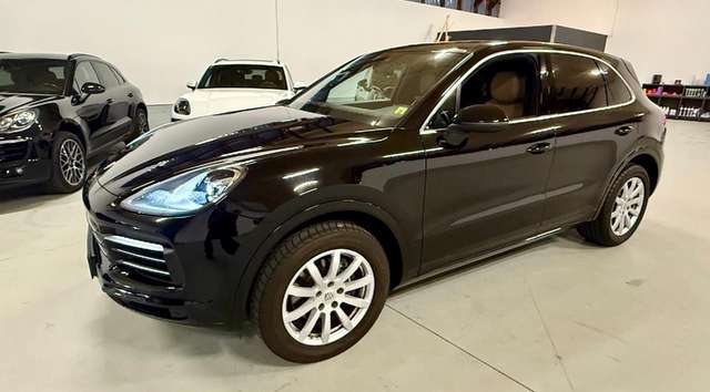 Imagine Porsche Cayenne Pano Navi Leder CarPlay PDLS Keyless