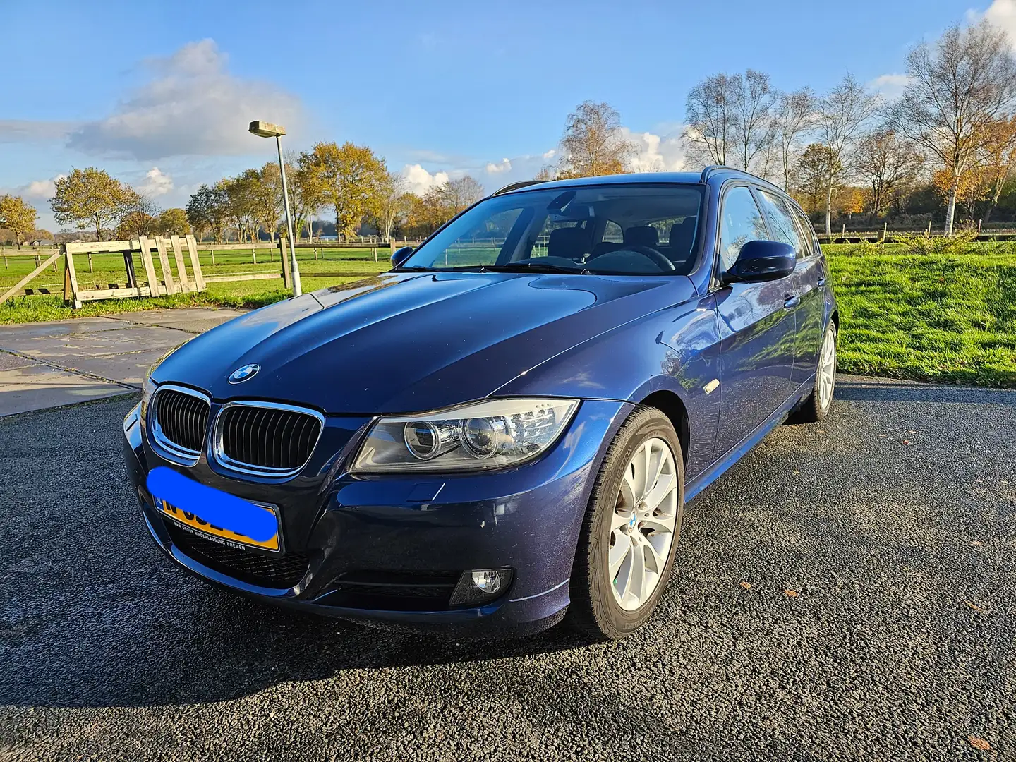 BMW 318 i High Executive Blauw - 2