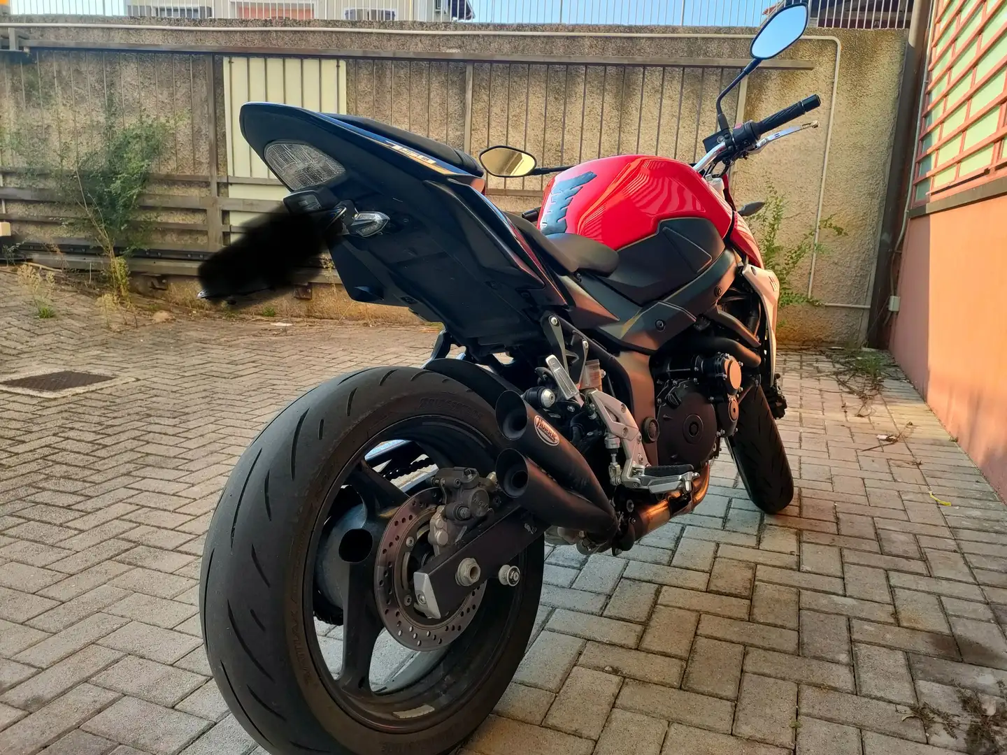 Suzuki GSR 750 Gsr 750-105 cv Piros - 1