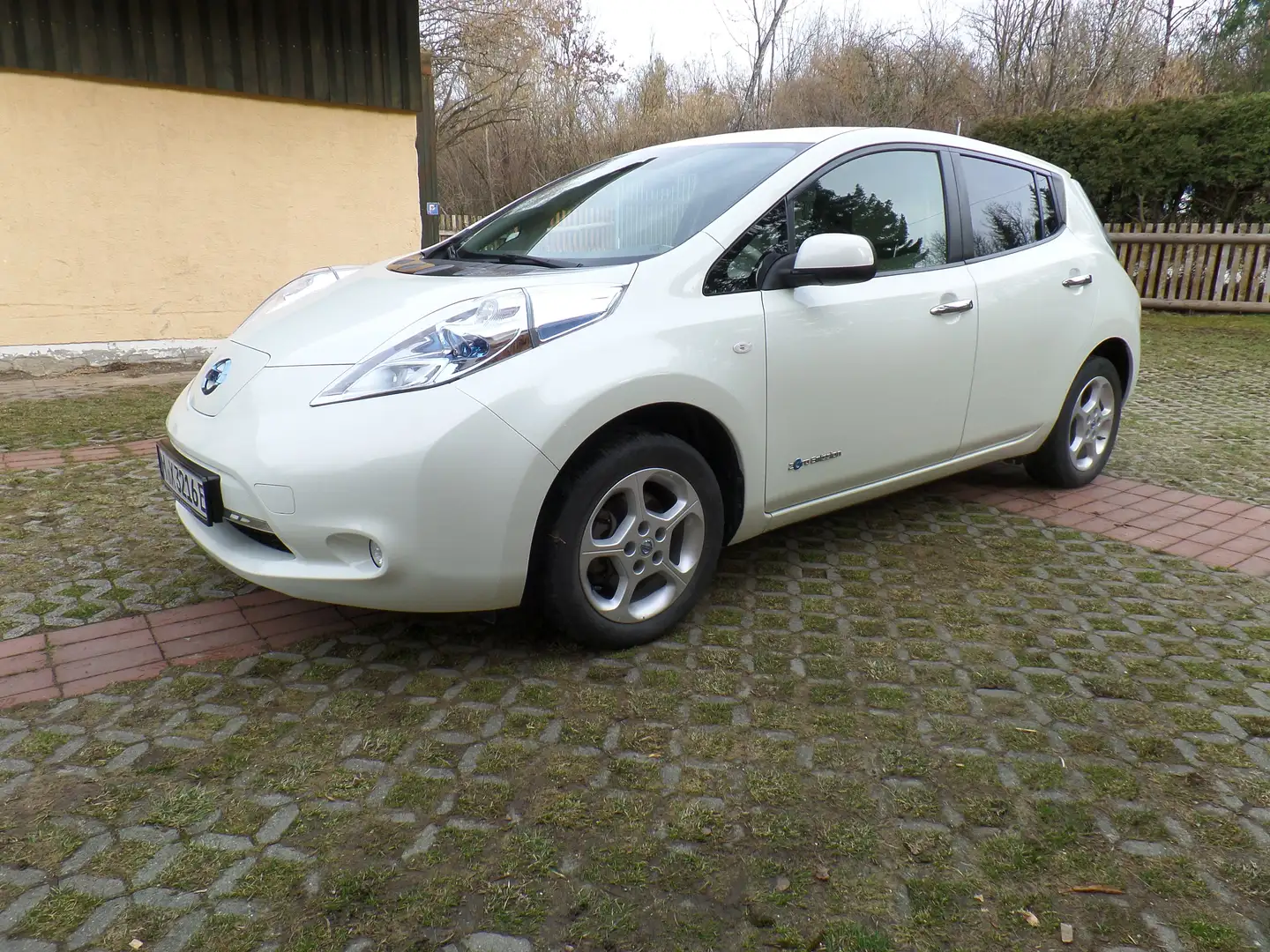 Nissan Leaf Leaf 24 kWh (mit Batterie) Acenta bijela - 1