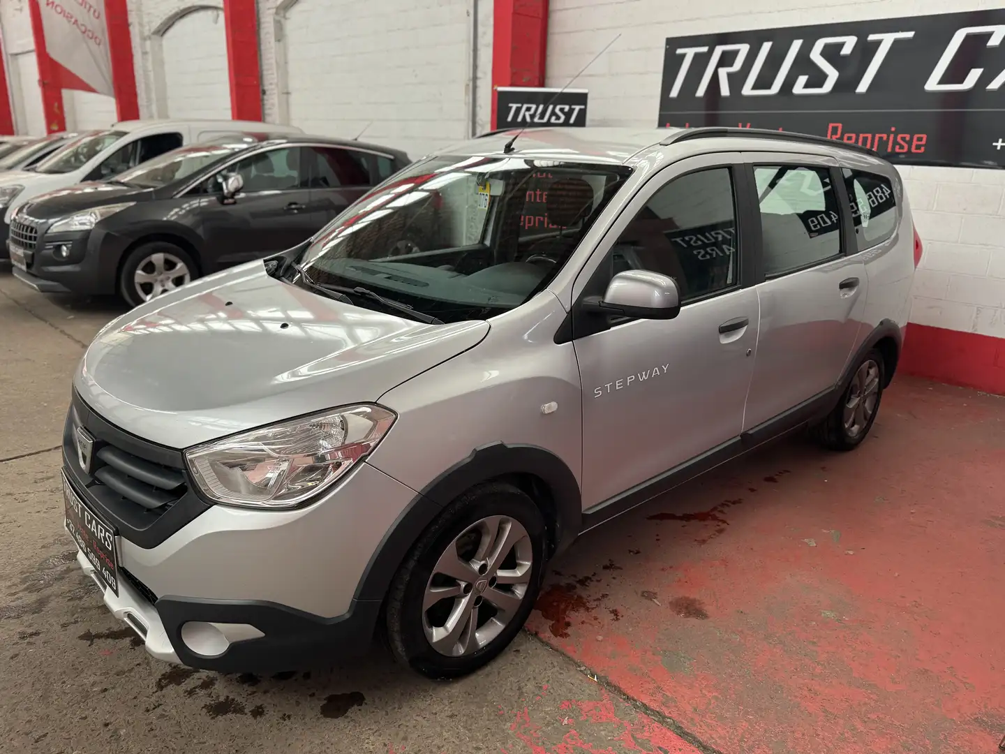 Dacia Lodgy Stepway 1.5 dCi 7pl. 12 MOIS DE GARANTIE Gris - 2