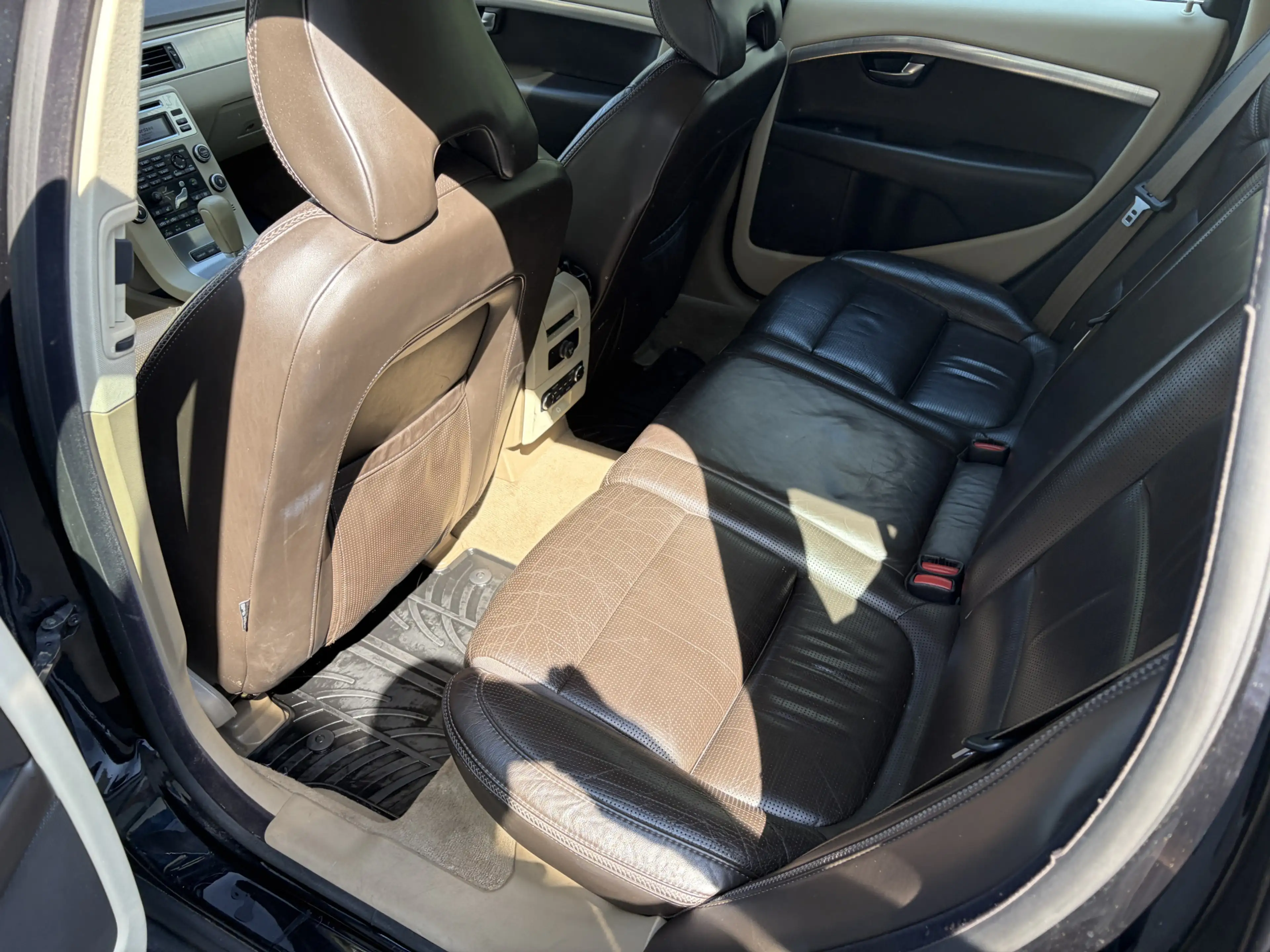 Volvo XC70 3.2 Summum / AUTOMAAT / LEER / SCHUIFDAK / KINDERZ — photo 4