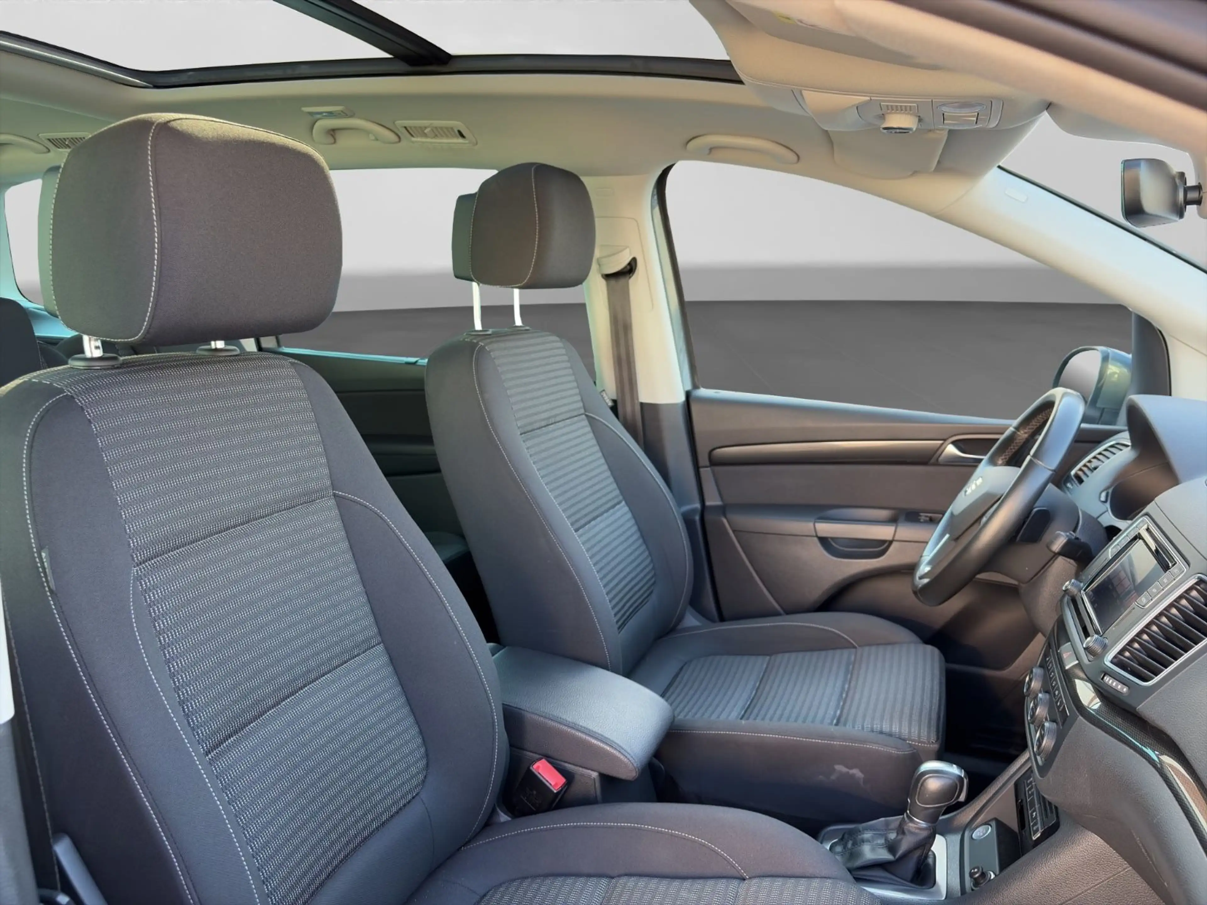 SEAT Alhambra 1.4 TSI Xcellence S&S *7-Sitzer*Pano* — photo 12