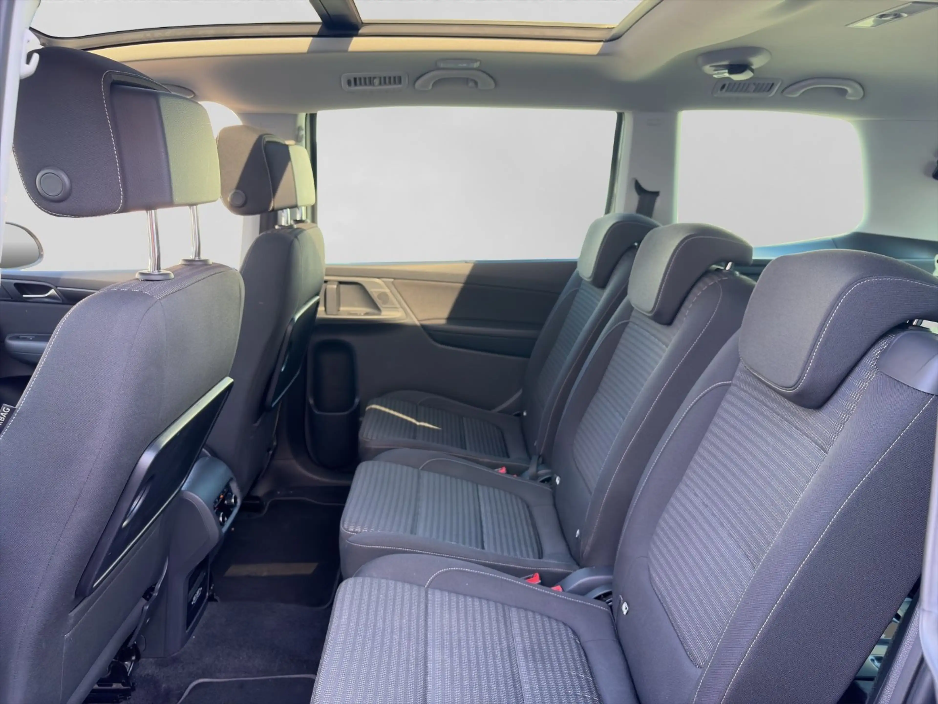 SEAT Alhambra 1.4 TSI Xcellence S&S *7-Sitzer*Pano* — photo 15