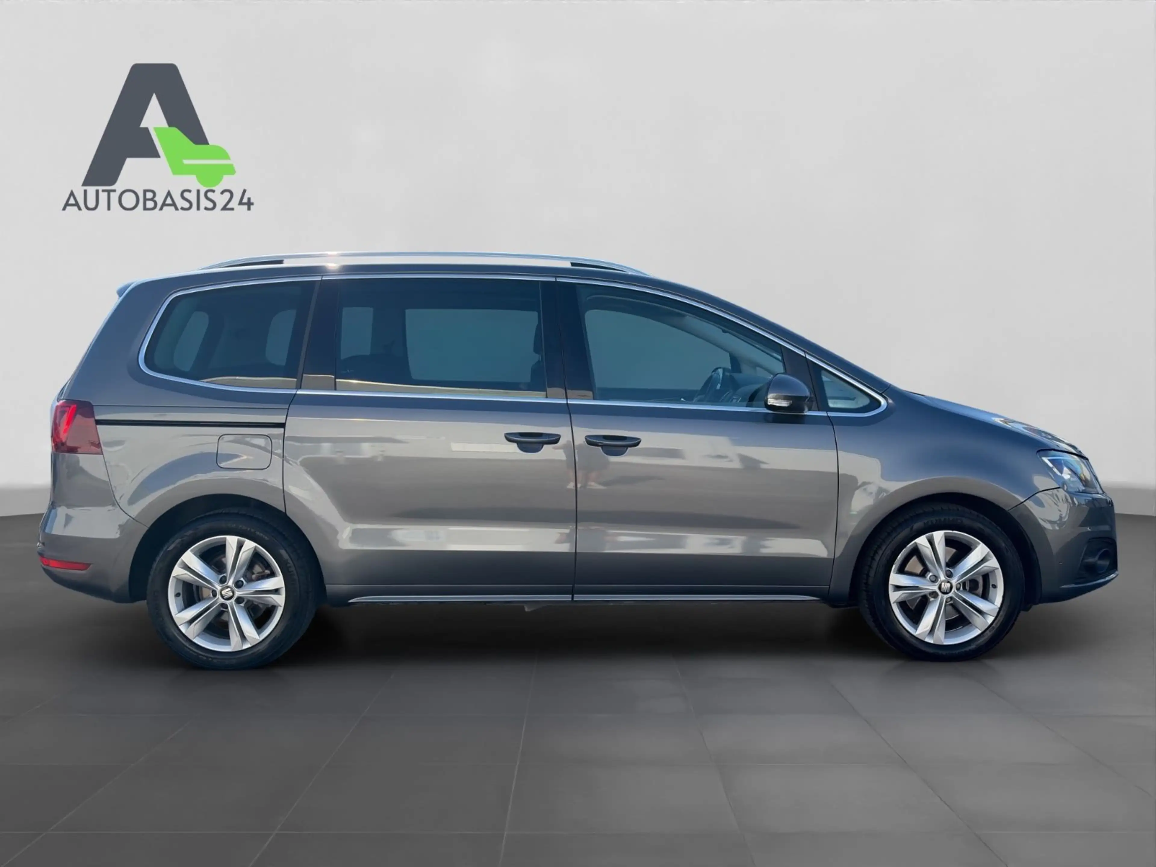SEAT Alhambra 1.4 TSI Xcellence S&S *7-Sitzer*Pano* — photo 6