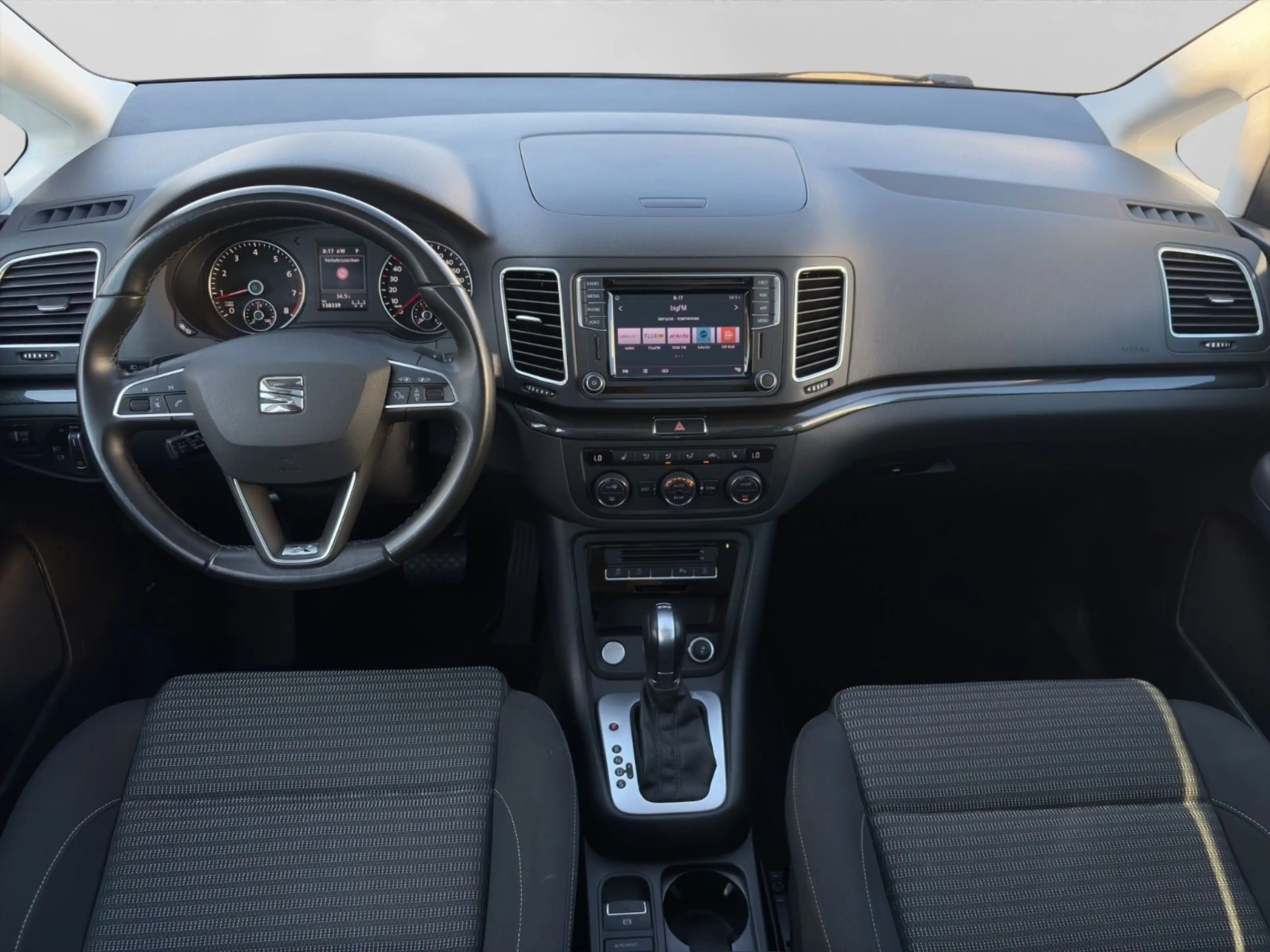 SEAT Alhambra 1.4 TSI Xcellence S&S *7-Sitzer*Pano* — photo 10