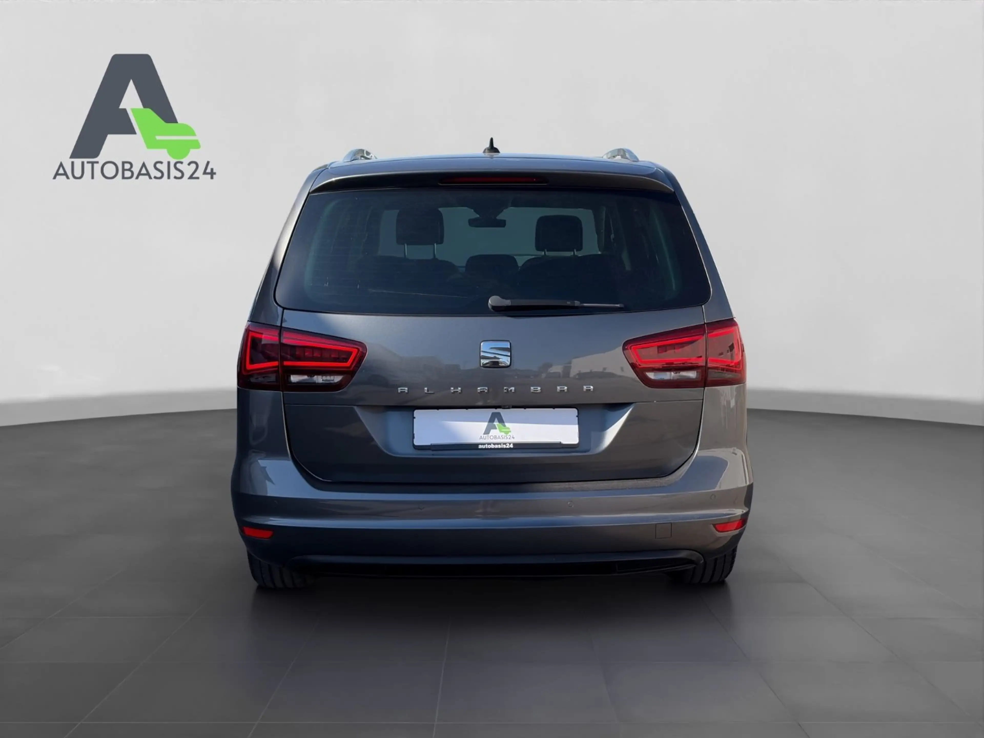 SEAT Alhambra 1.4 TSI Xcellence S&S *7-Sitzer*Pano* — photo 4