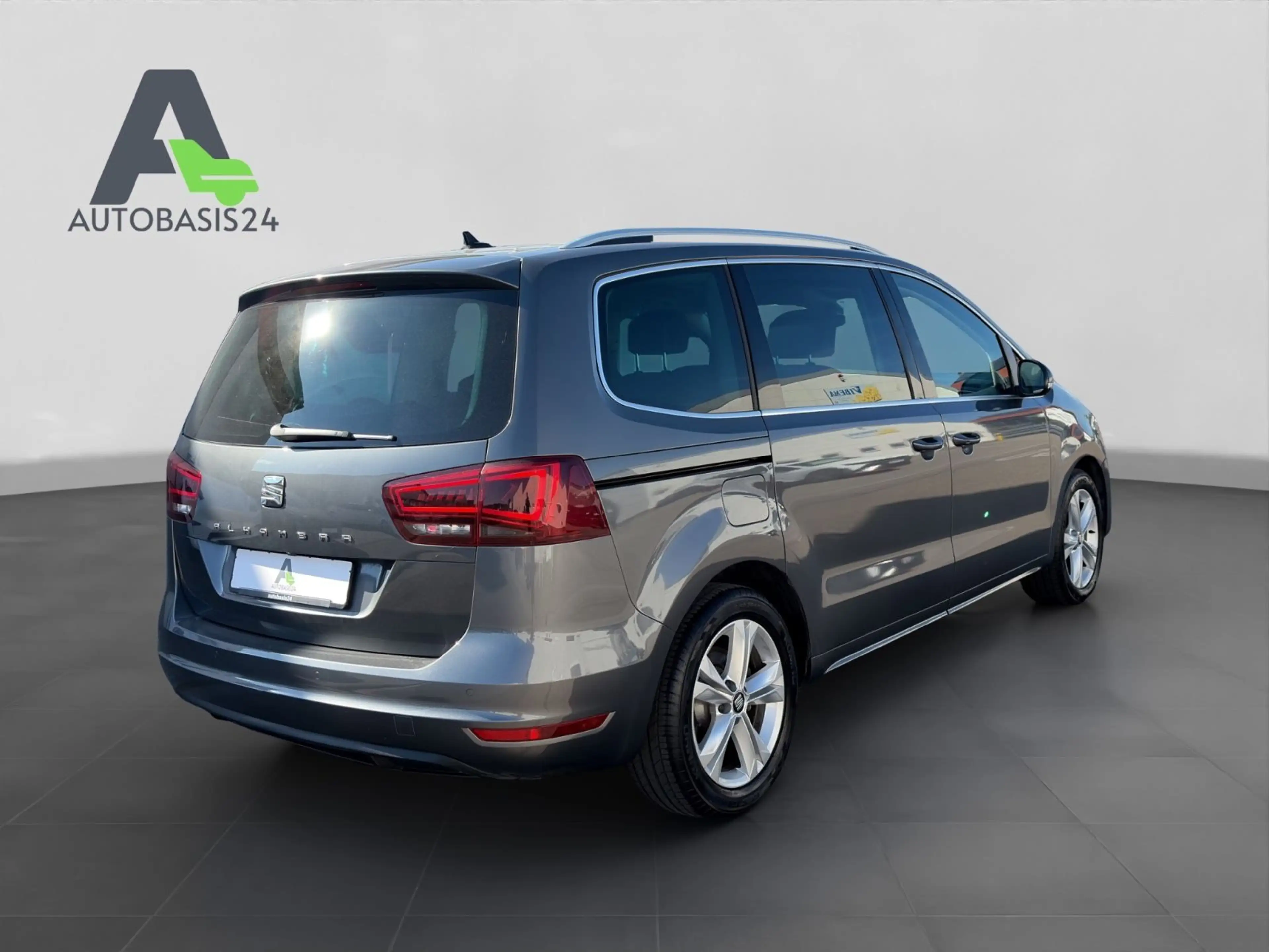 SEAT Alhambra 1.4 TSI Xcellence S&S *7-Sitzer*Pano* — photo 5