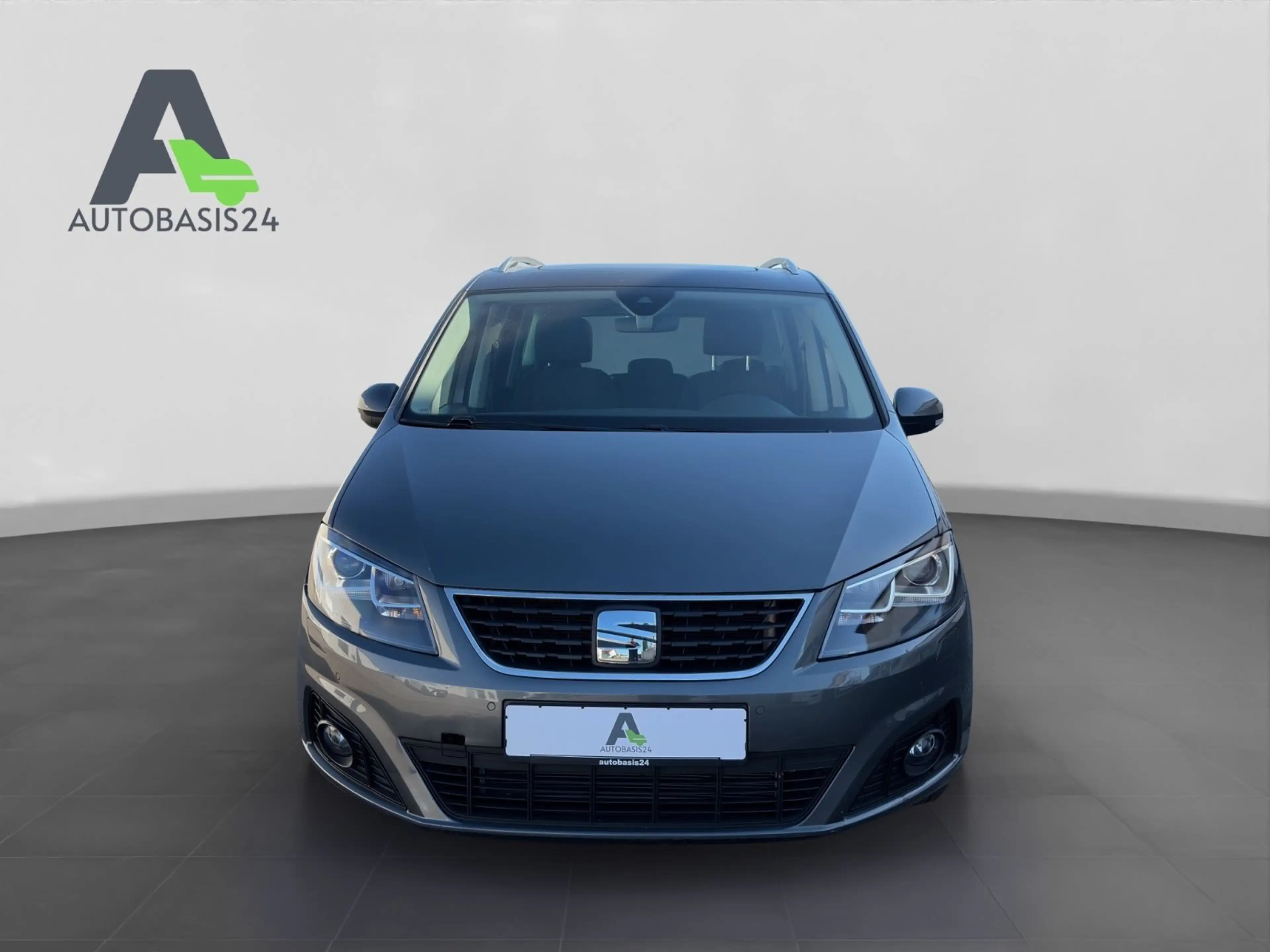SEAT Alhambra 1.4 TSI Xcellence S&S *7-Sitzer*Pano* — photo 8
