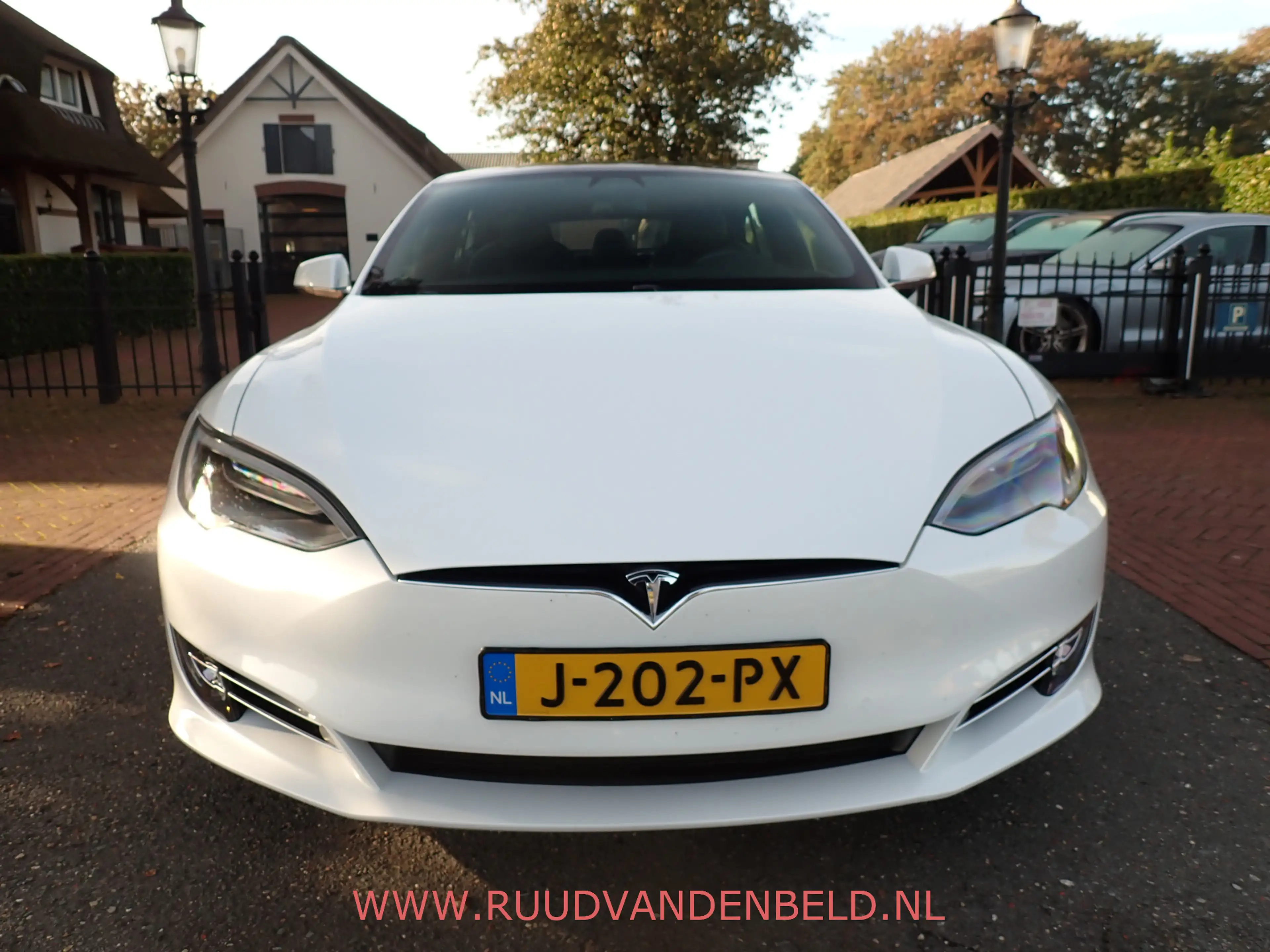 Tesla Model S Long Range RAVEN SOH 92% / CCS / AUTOPILOT / LUCHT — photo 2