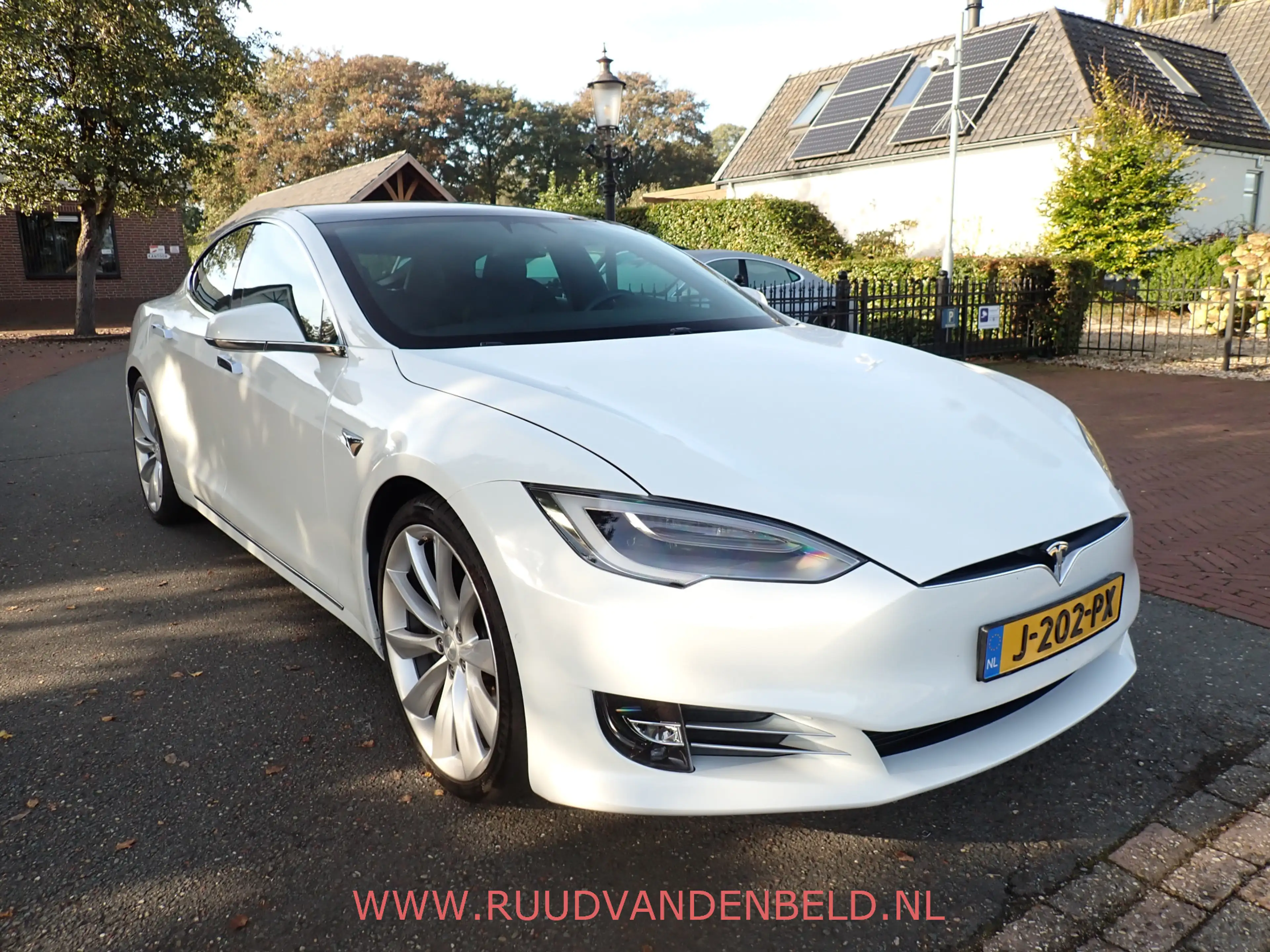 Tesla Model S Long Range RAVEN SOH 92% / CCS / AUTOPILOT / LUCHT — photo 3