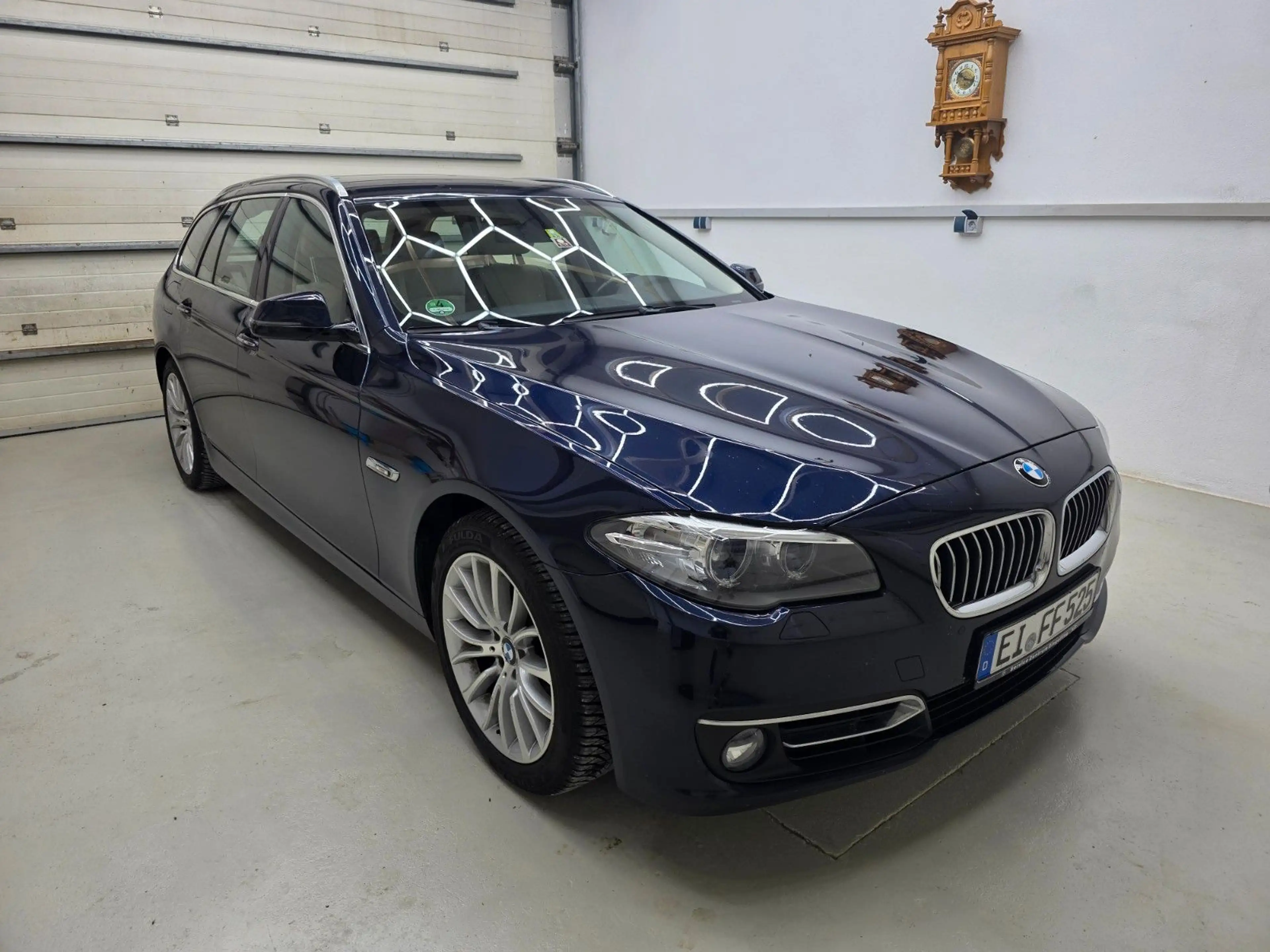 BMW 525 d Touring Luxury — photo 3