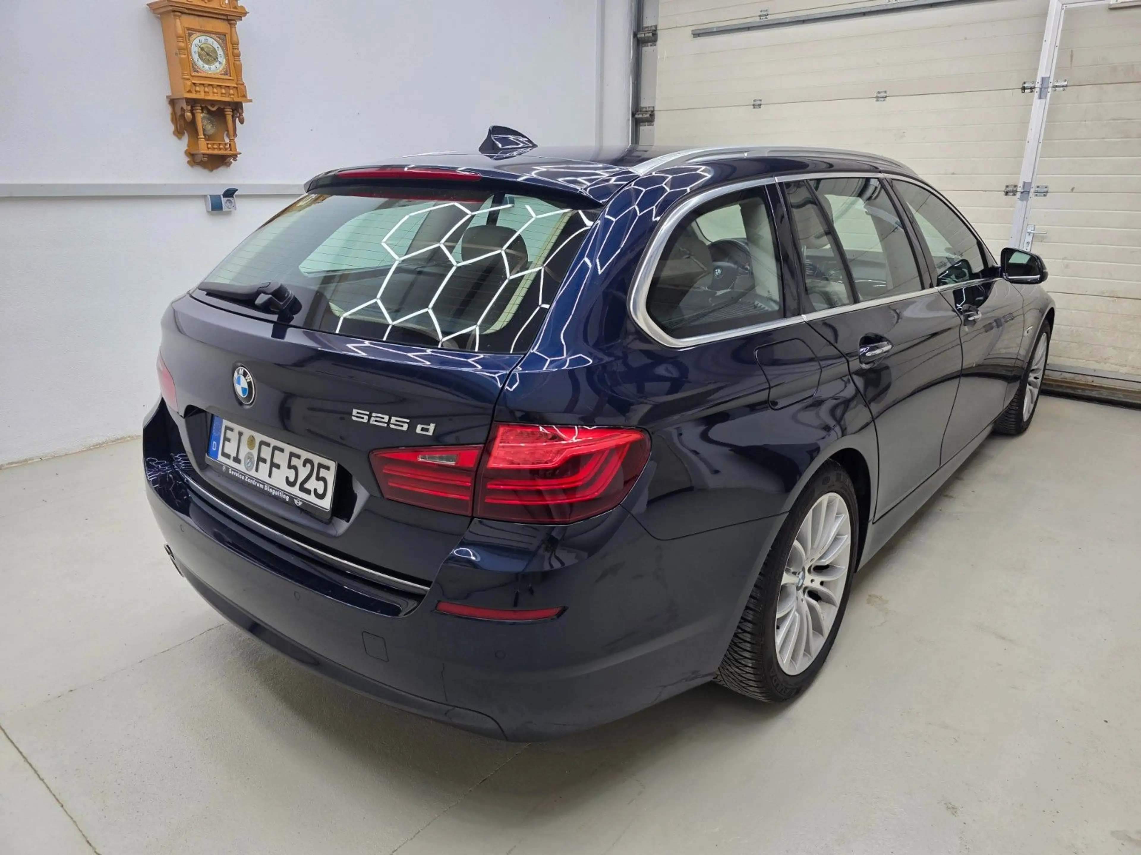 BMW 525 d Touring Luxury — photo 11