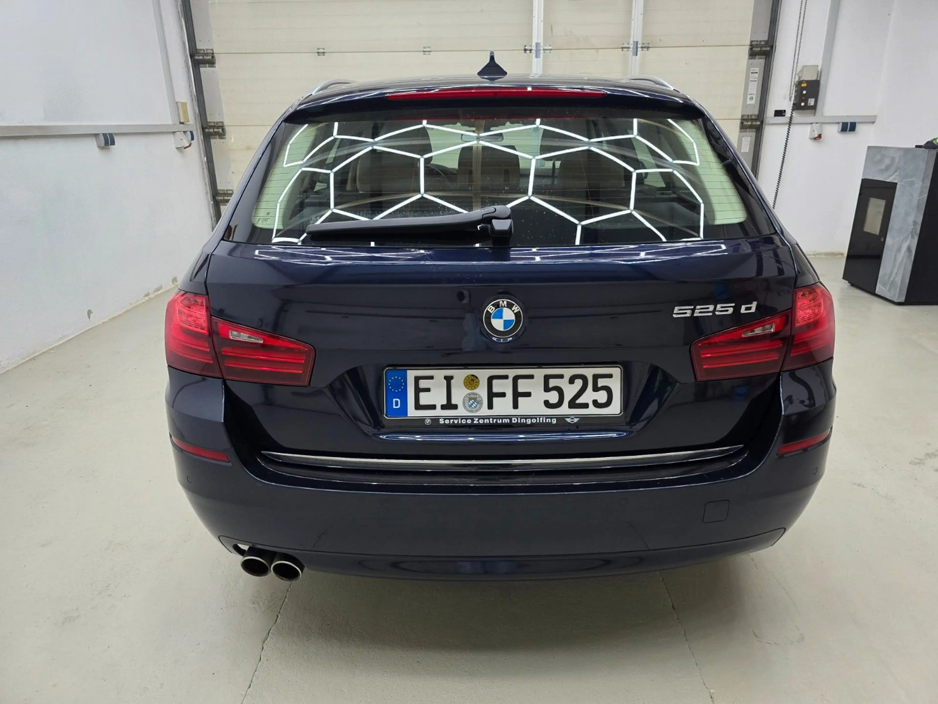 BMW 525 d Touring Luxury — photo 12