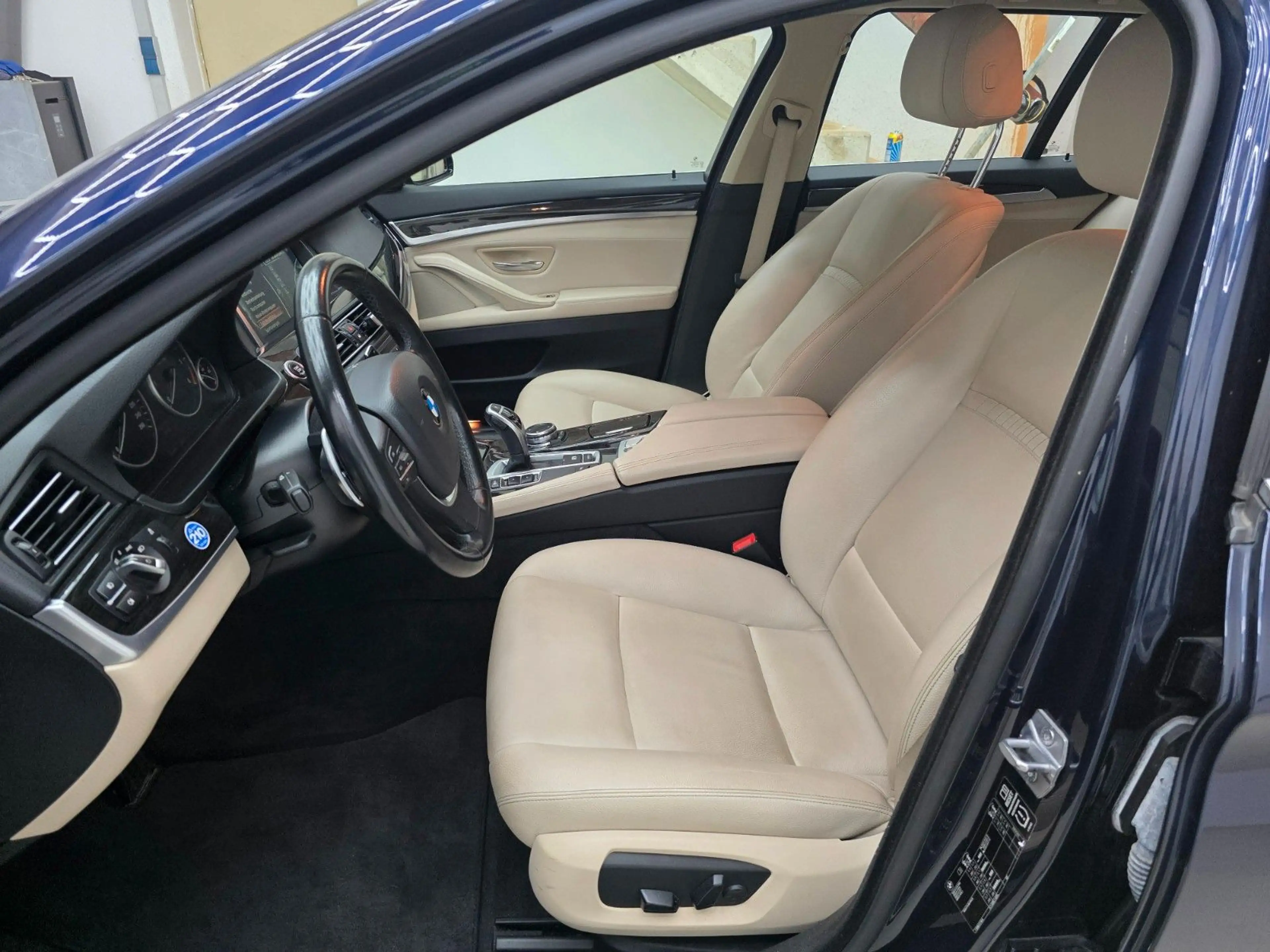 BMW 525 d Touring Luxury — photo 4